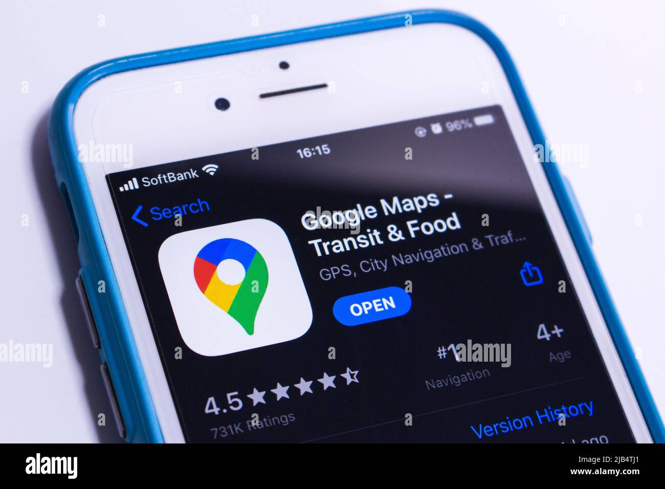 Kumamoto, Japon - Fév 7 2020 : application Google Maps avec le tout nouveau logo dans l'App Store sur iPhone. Le logo a été redessiné à l'anniversaire de 15th en 2020 Banque D'Images