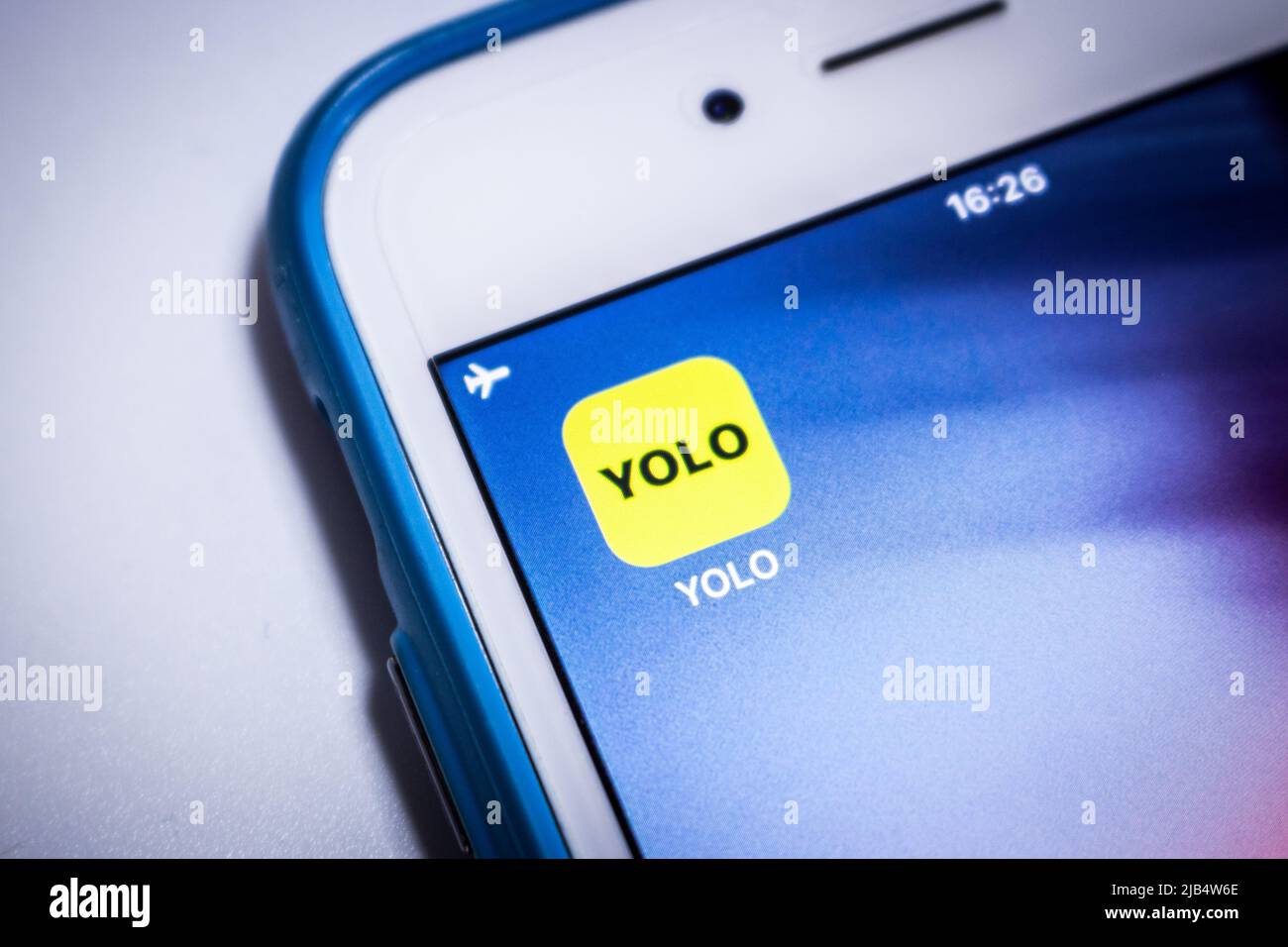 Kumamoto, Japon - Jan 14 2020: YOLO Anonymous questions par French start-up Popshow, Inc sur iPhone. Il est développé par la plate-forme Snap Kit (Snapchat) Banque D'Images