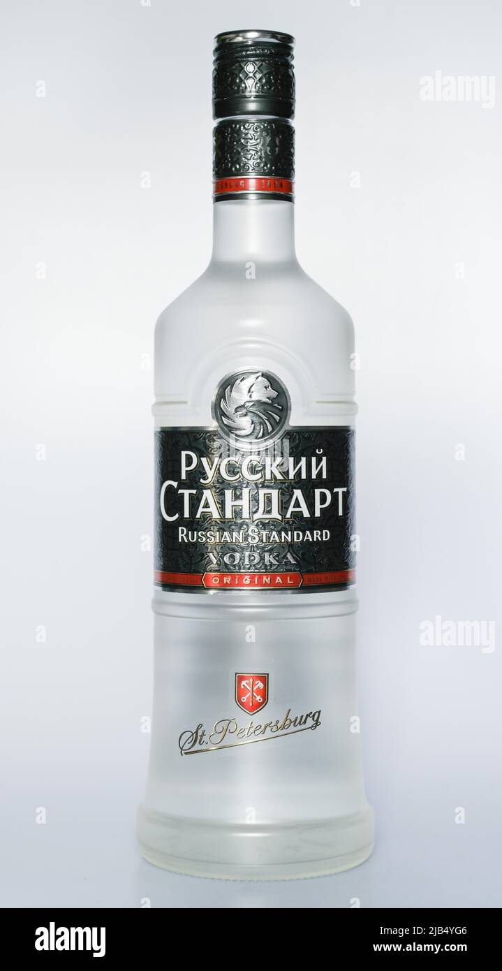 Russkij Standart, bouteille de vodka russe authentique Photo Stock - Alamy