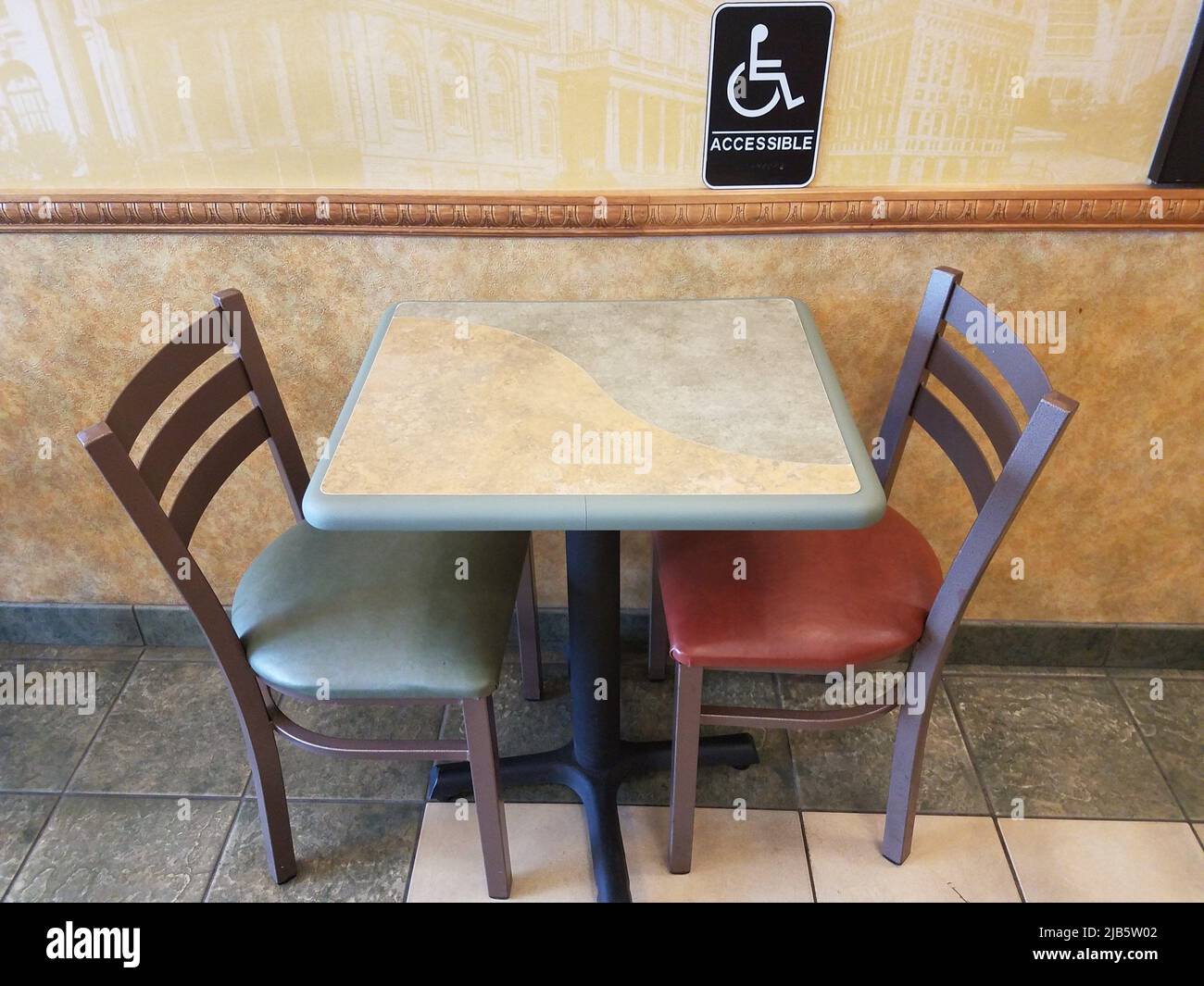 Restaurant accessible aux handicapés Banque de photographies et d'images à  haute résolution - Alamy