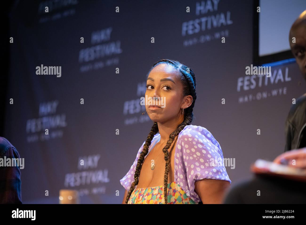 Hay-on-Wye, pays de Galles, Royaume-Uni. 3rd juin 2022. Musa Okwonga, Georgina Lawton et Adam Rutherford discutent avec Julia Wheeler au Hay Festival 2022, pays de Galles. Crédit : Sam Hardwick/Alamy. Banque D'Images