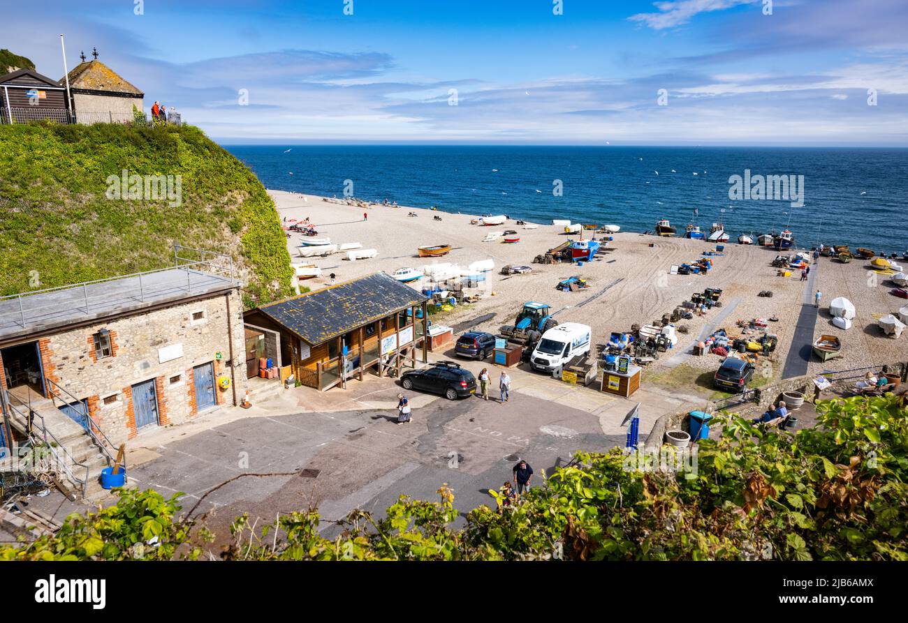 La plage de Beer, Devon, Royaume-Uni, vue depuis le jardin de l'Anchor Inn. Banque D'Images