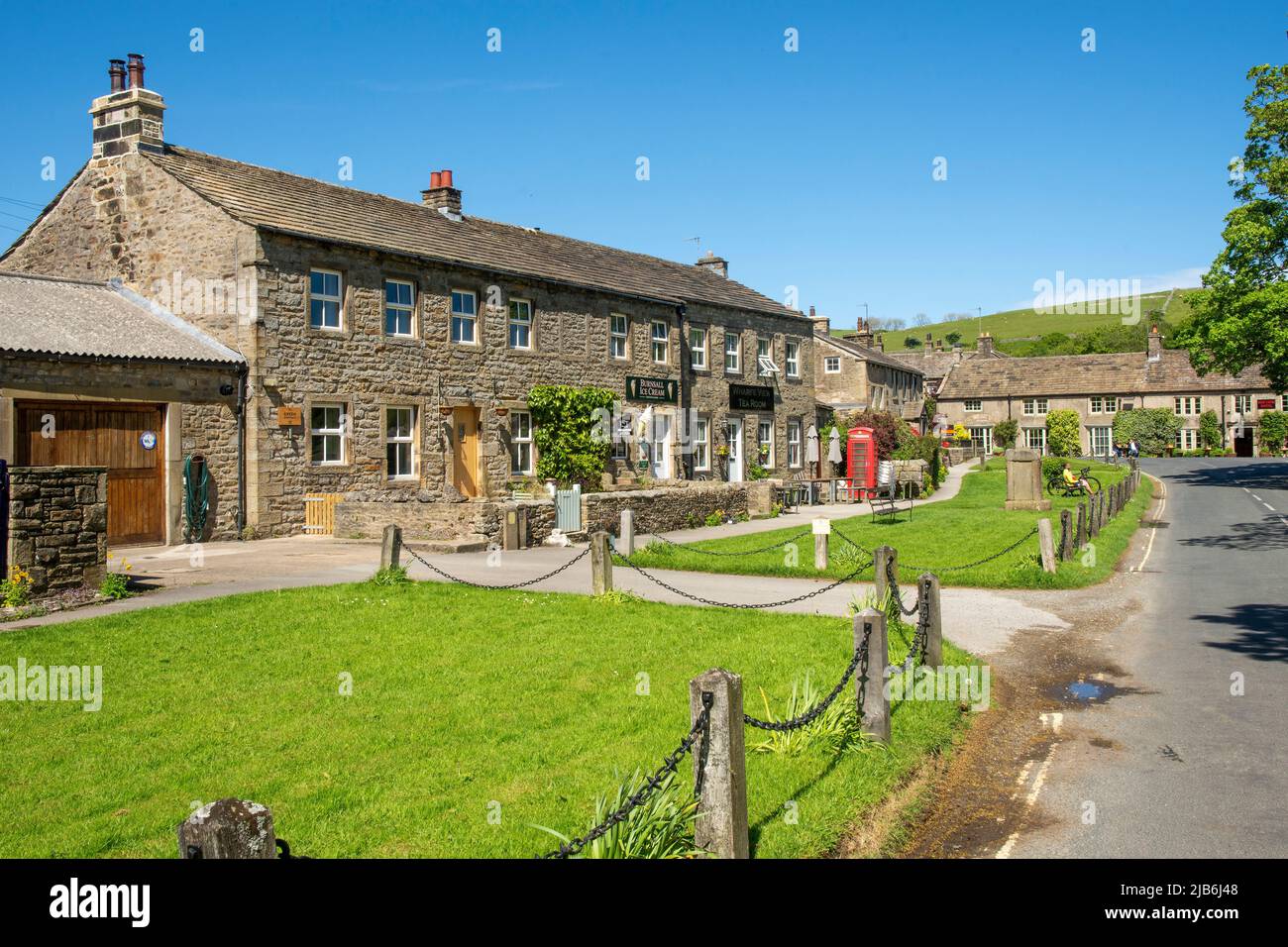 Burnsall est un village et une paroisse civile dans le district de Craven, dans le North Yorkshire, en Angleterre. Il est situé sur la rivière Wharfe à Wharfedale, et est dans Banque D'Images