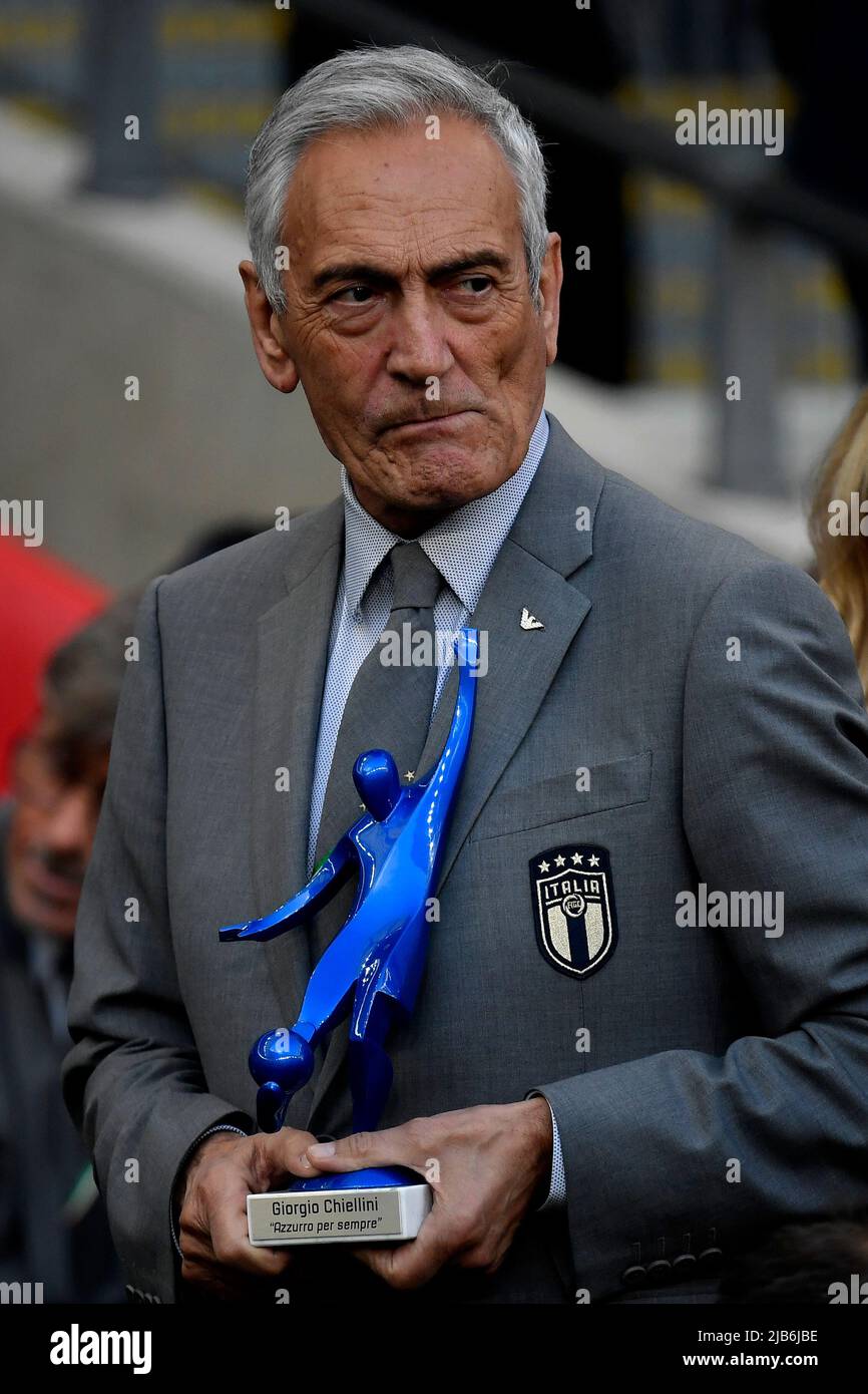 Giancarlo Gravina, président de la fédération italienne de football (FIGC), a reçu les prix de la carrière de Giorgio Chiellini lors du trophée Finalissima 2022 f Banque D'Images