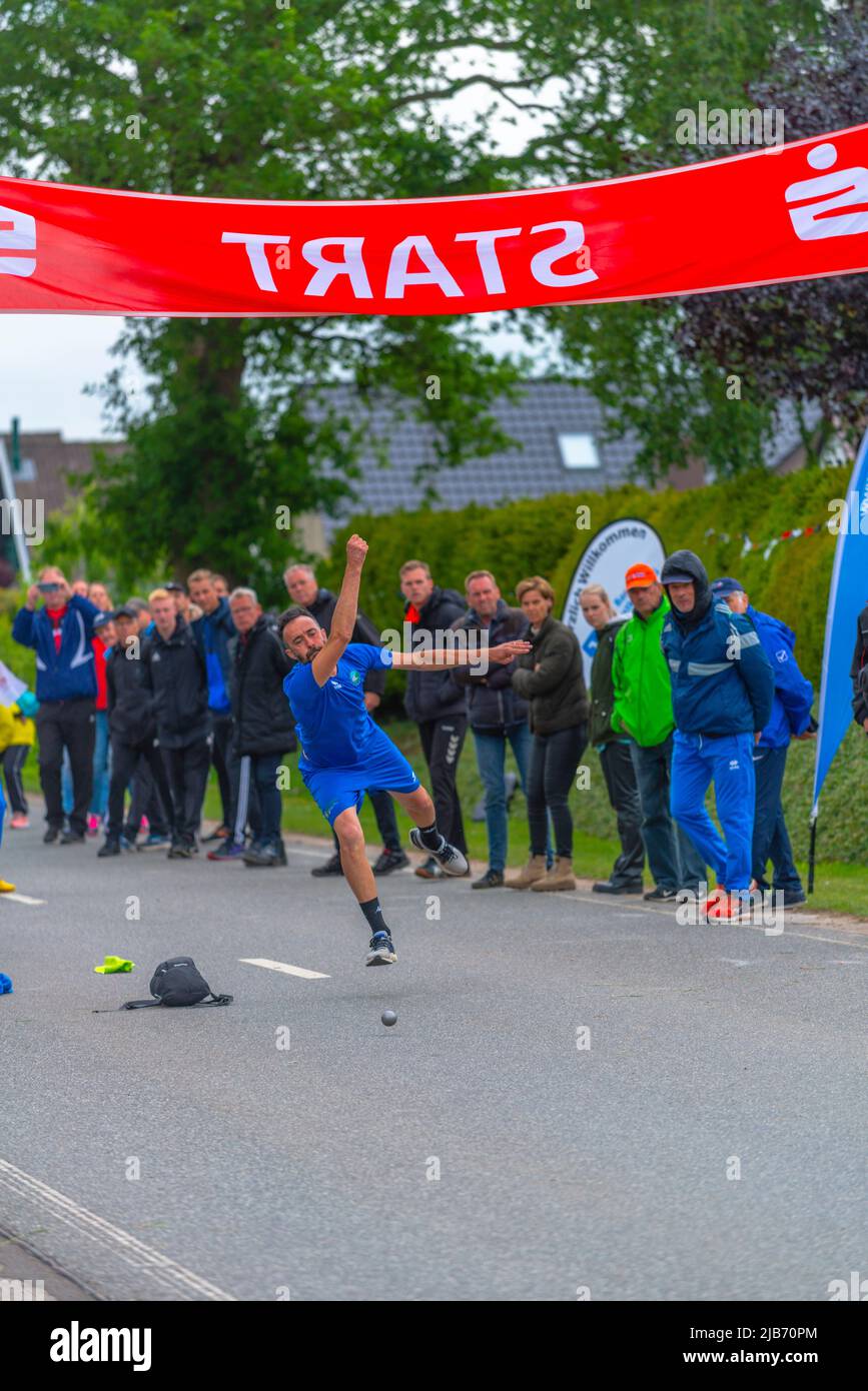 Championnat d'Europe 2022 Boßeln ou tir de balle à Süderhastedt Dithmarschen, Schleswig-Holstein, Allemagne du Nord Banque D'Images