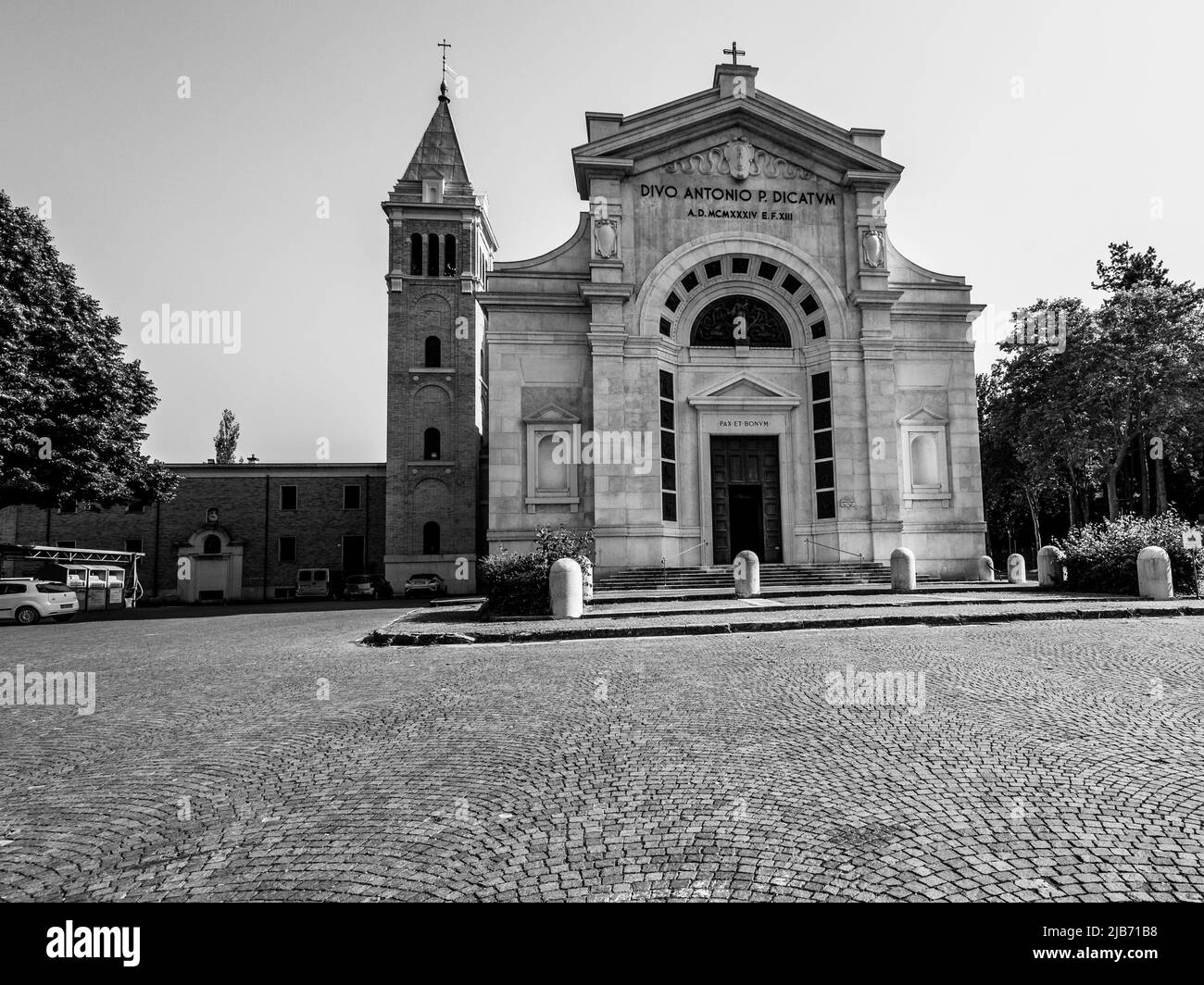 Italie, 2 juin 2022. L'église de Sant'Antonio di Padova dans le centre de Predappio dans la province de Forli Cesena en Émilie-Romagne Banque D'Images