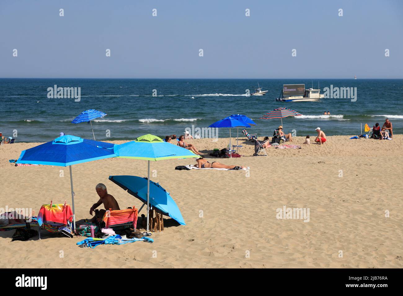 Ocean Grove Beach avec des amateurs de plage en début de week-end d'été.Ocean Grove.New Jersey.USA Banque D'Images