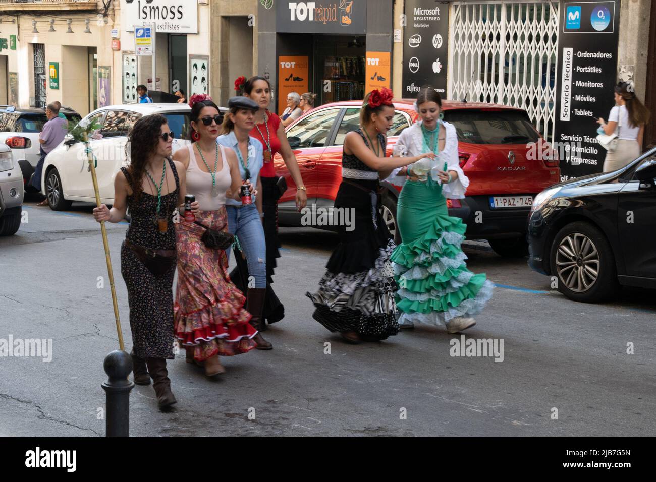 Tarragone, Espagne, 3 juin 2022, pèlerinage de la Virgen del Rocio le long des rues de Tarragone en direction du Sanctuaire de Loreto, par l'Association andalouse de Cultura de Tarragone Banque D'Images