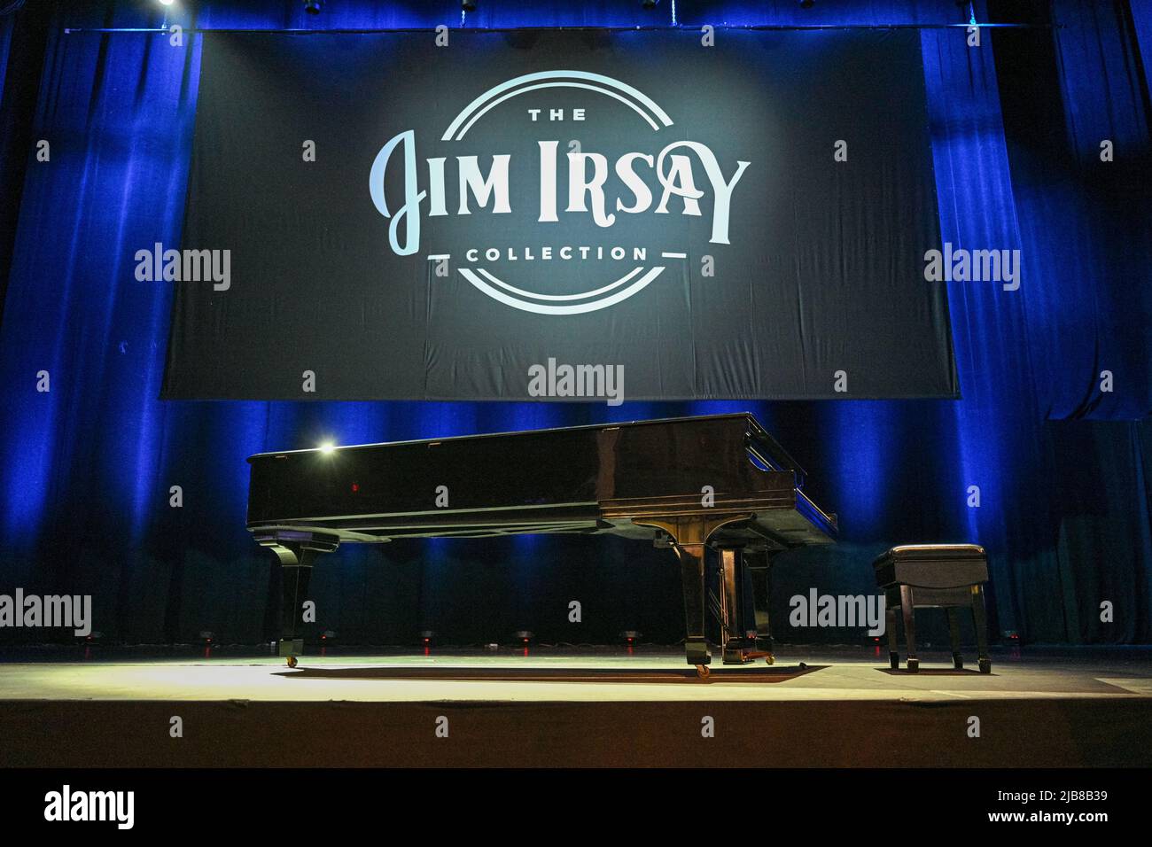 Sir Elton John Steinway modèle D Grand Piano exposé dans le cadre de la collection Jim Irsay à la salle Hammerstein Ballroom du Centre de Manhattan, sur 3 juin, 2 Banque D'Images