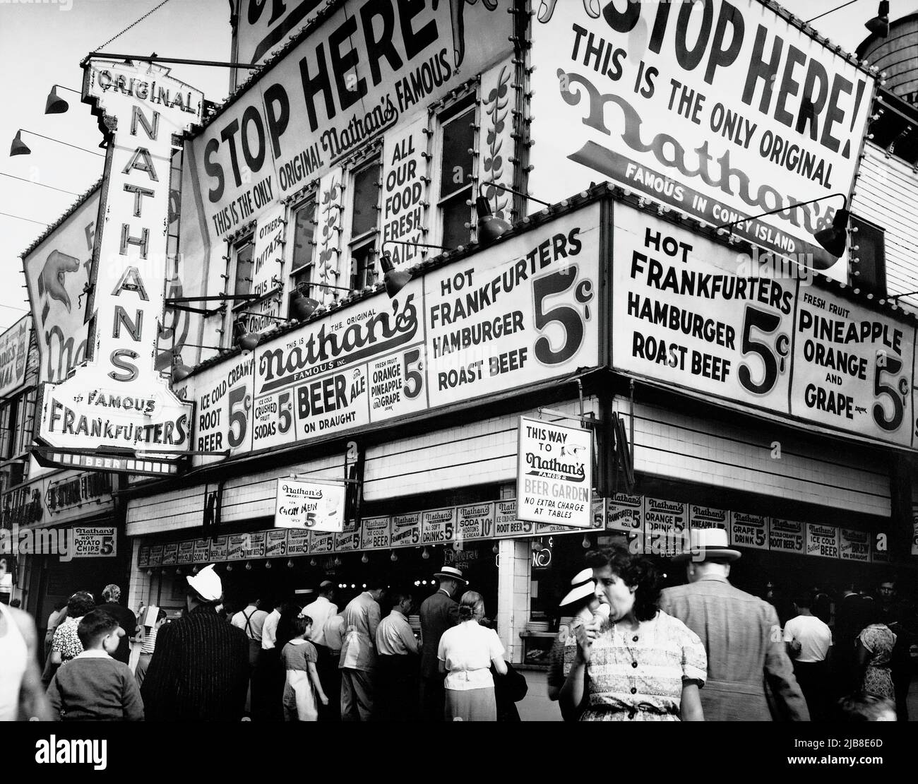 Le célèbre Coney Island Brooklyn NY de Nathan Banque D'Images