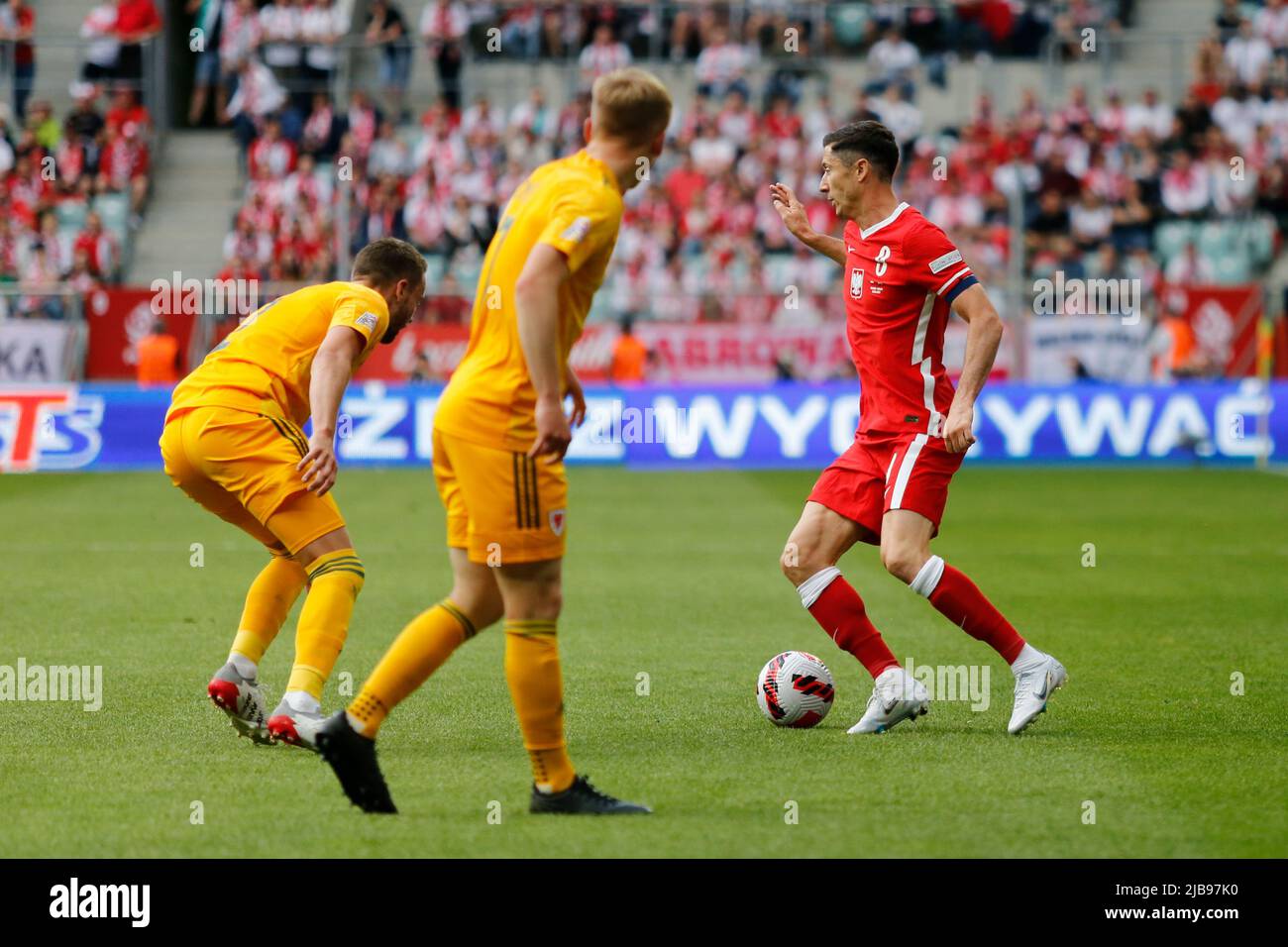 Wroclaw, Pologne, 1 juin 2022. UEFA Nations League Group A4 match entre la Pologne (chemises rouges) et le pays de Galles (chemises jaunes) à la Tarczynski Arena de Wroclaw, Pologne photo: Robert Lewandowski © Piotr Zajac/Alamy Live News Banque D'Images