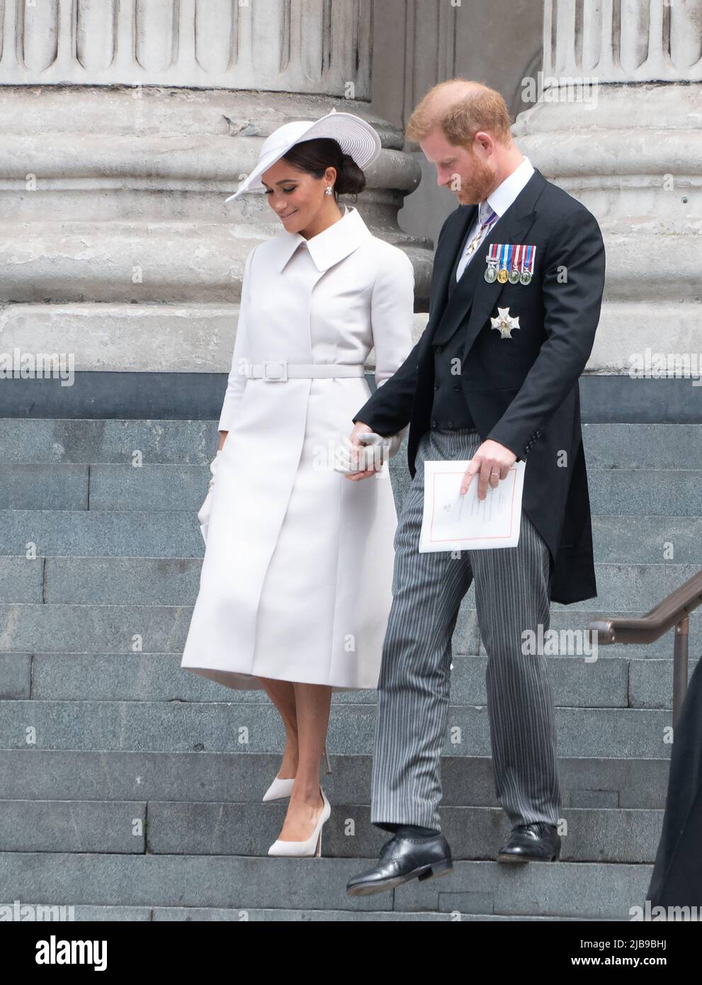 Londres, Royaume-Uni. 03rd juin 2022. LONDRES, ROYAUME-UNI. 3 juin 2022 : le prince Harry, duc de Sussex et Megan Markle, duchesse de Sussex quittant le service national de Thanksgiving pour célébrer le Jubilé de platine de sa Majesté la Reine dans le cadre des célébrations du Jubilé de platine, la cathédrale Saint-Paul. Crédit photo : Paul Smith/Alamy Live News Banque D'Images