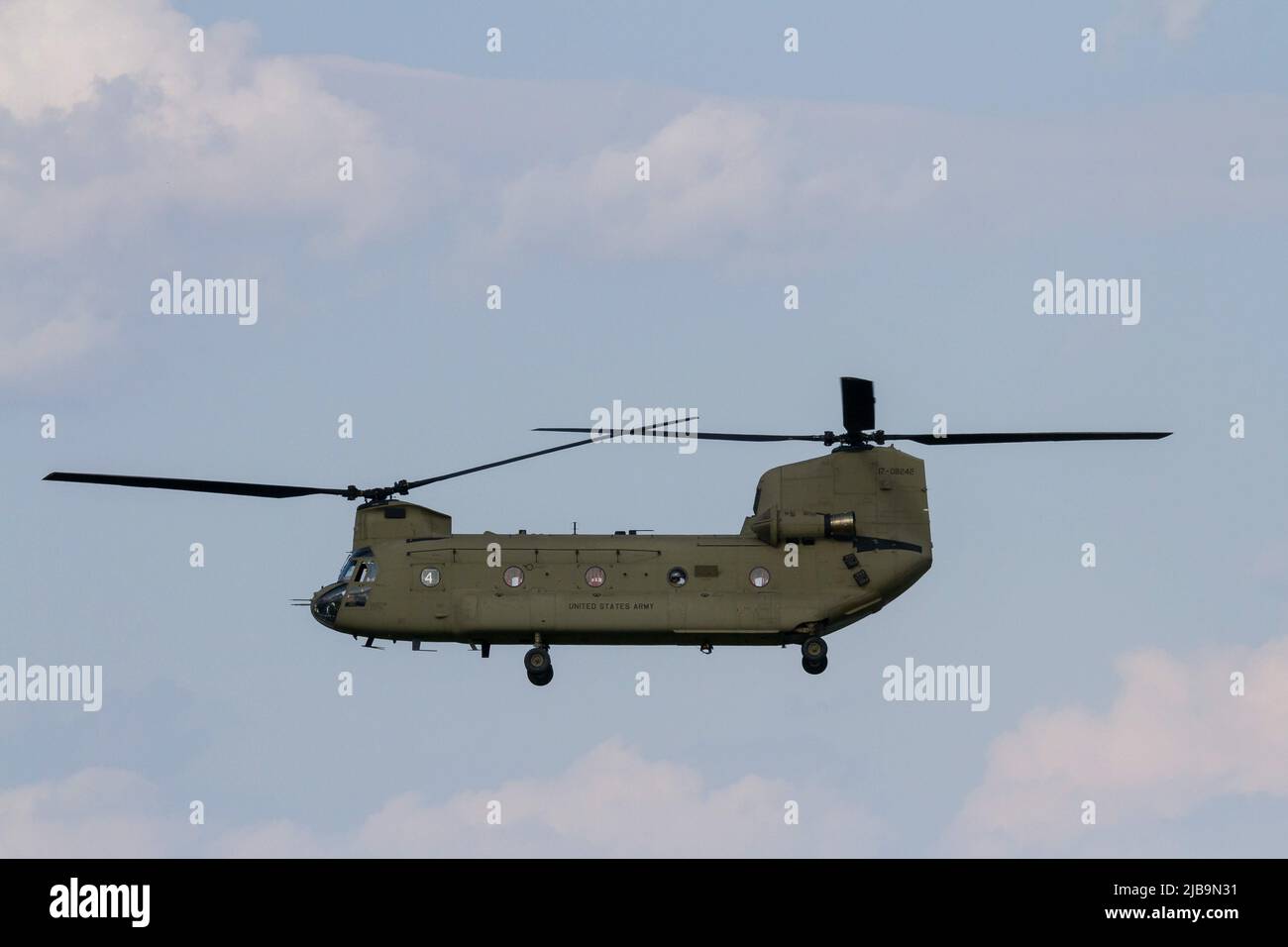 Un hélicoptère Boeing CH 47 Chinook avec l'armée des États-Unis à la base aérienne de Yokota, à Fussa. (Photo de Damon Coulter / SOPA Images / Sipa USA) Banque D'Images