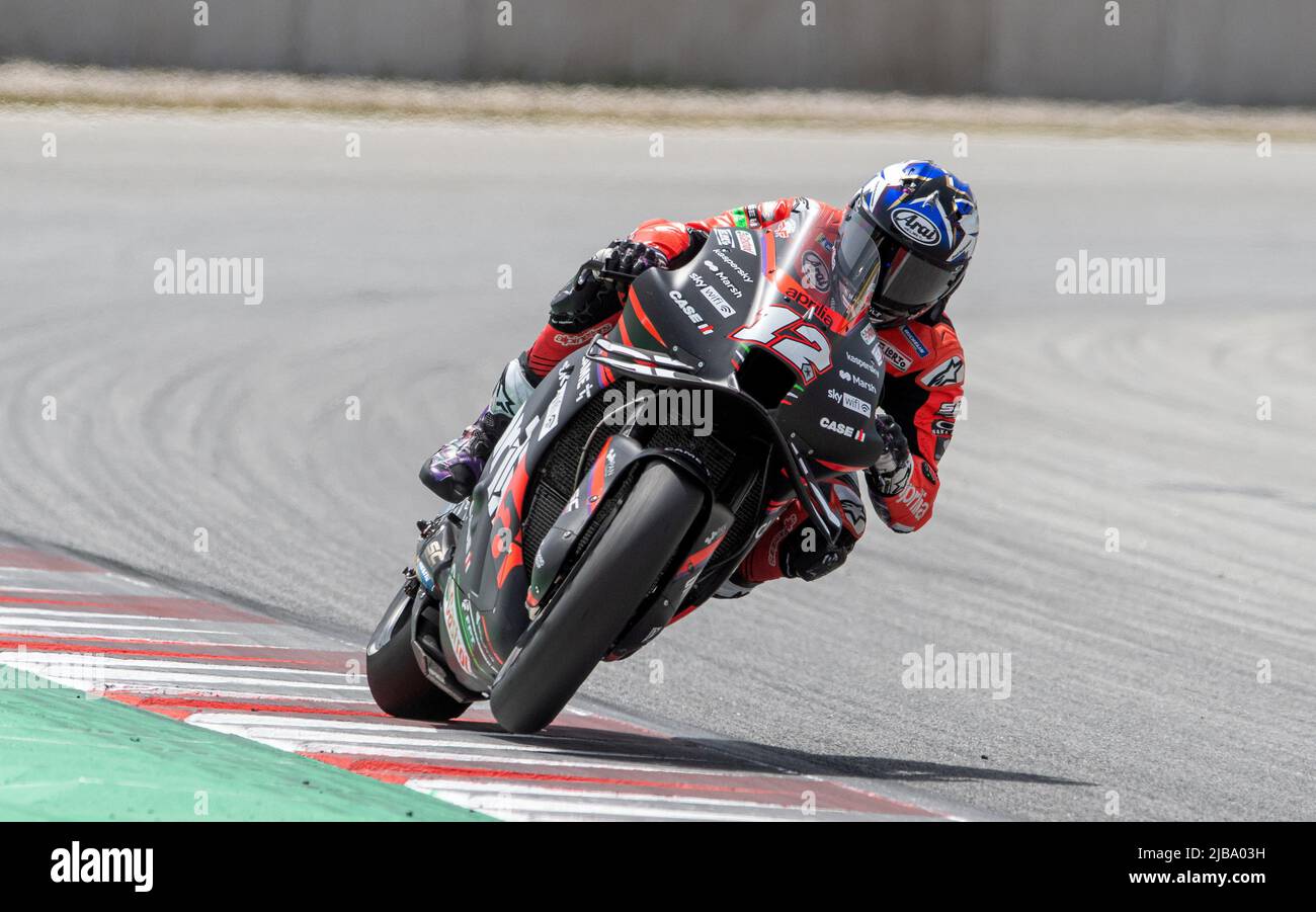 BARCELONE, ESPAGNE - JUIN 04 GP ENERGY OF CATALUNYA SAMEDI-QUALIFICATION pilote espagnol Maverick Viñales (12) de l'équipe de course d'Aprilia pendant la session de qualification MotoGP de GP de Catalunya au circuit de Barcelone-Catalunya sur 04 juin 2022 à Barcelone, Espagne. Banque D'Images