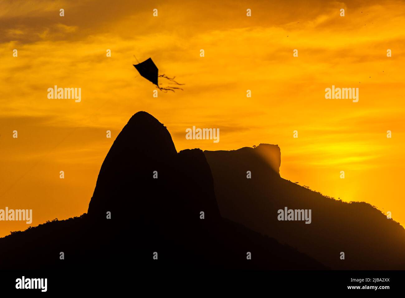 Two Hill Brothers vu du sommet de Cantagalo Hill à Rio de Janeiro, Brésil. Banque D'Images