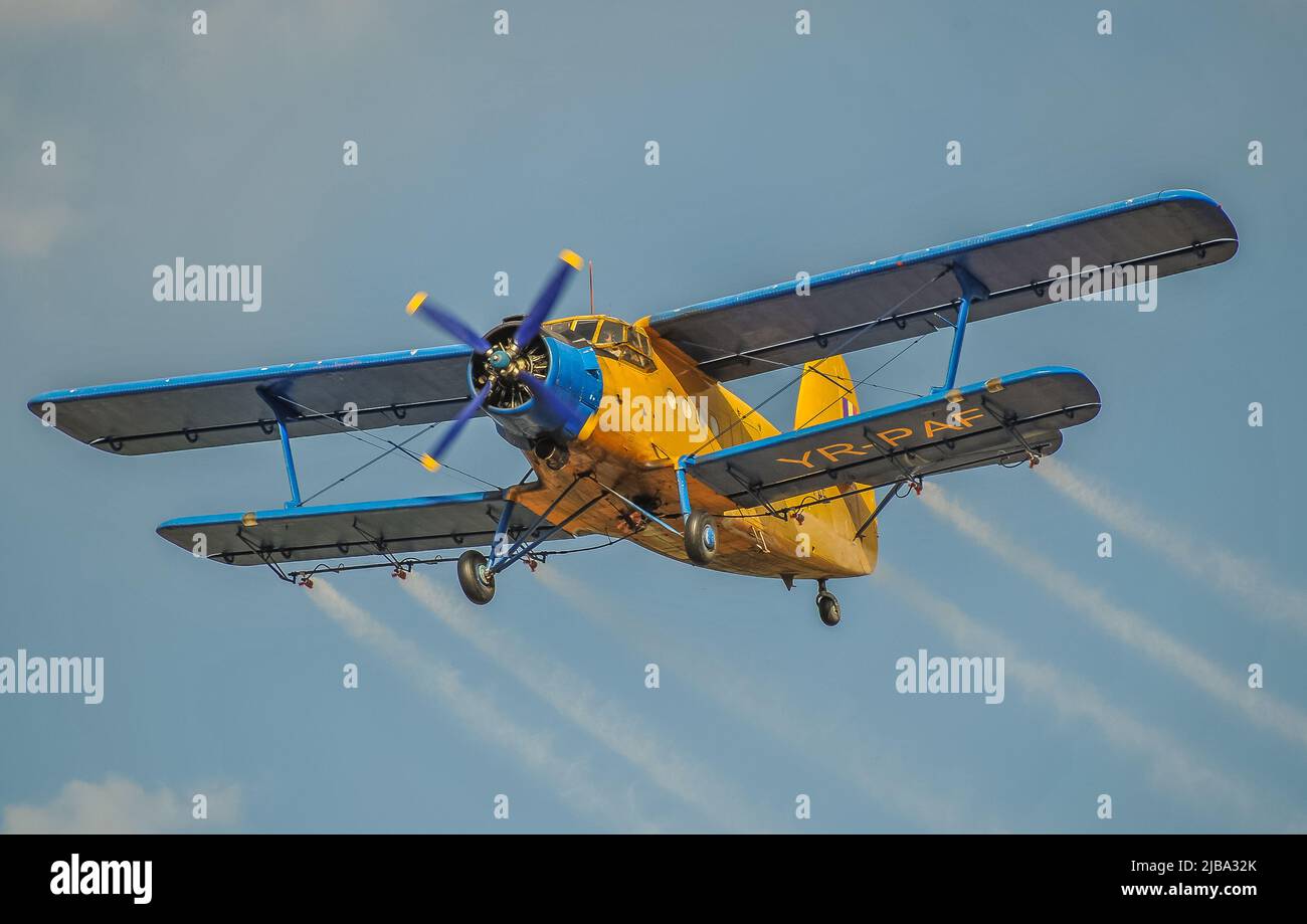 Vieux Antonov AN-2 biplan avec hélice Banque D'Images