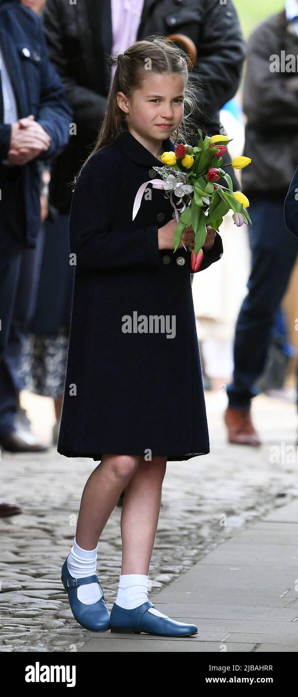 Cardiff, Royaume-Uni. 04 juin 2022. Le prince William, duc de Cambridge, Catherine, duchesse de Cambridge et leurs enfants le prince George et la princesse Charlotte visitent le château de Cardiff lors des célébrations du Jubilé de platine pour la reine Elizabeth ll à Cardiff, au pays de Galles. Crédit: Anwar Hussein crédit: Anwar Hussein/Alay Live News crédit: Anwar Hussein/Alay Live News Banque D'Images