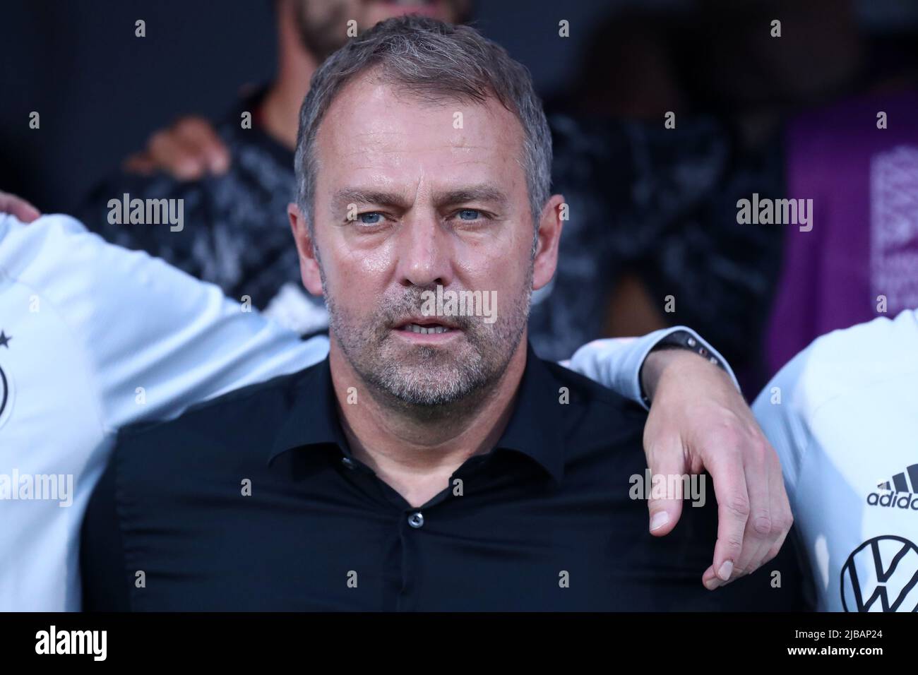 Bologne, Italie. 04th juin 2022. Hans-Dieter Flick, entraîneur en chef de l'Allemagne, regarde pendant le match du groupe C de la Ligue des Nations de l'UEFA entre l'Italie et l'Allemagne au Stadio Dall'Ara on 4 juin 2022 à Bologne, Italie . Credit: Marco Canoniero / Alamy Live News Banque D'Images