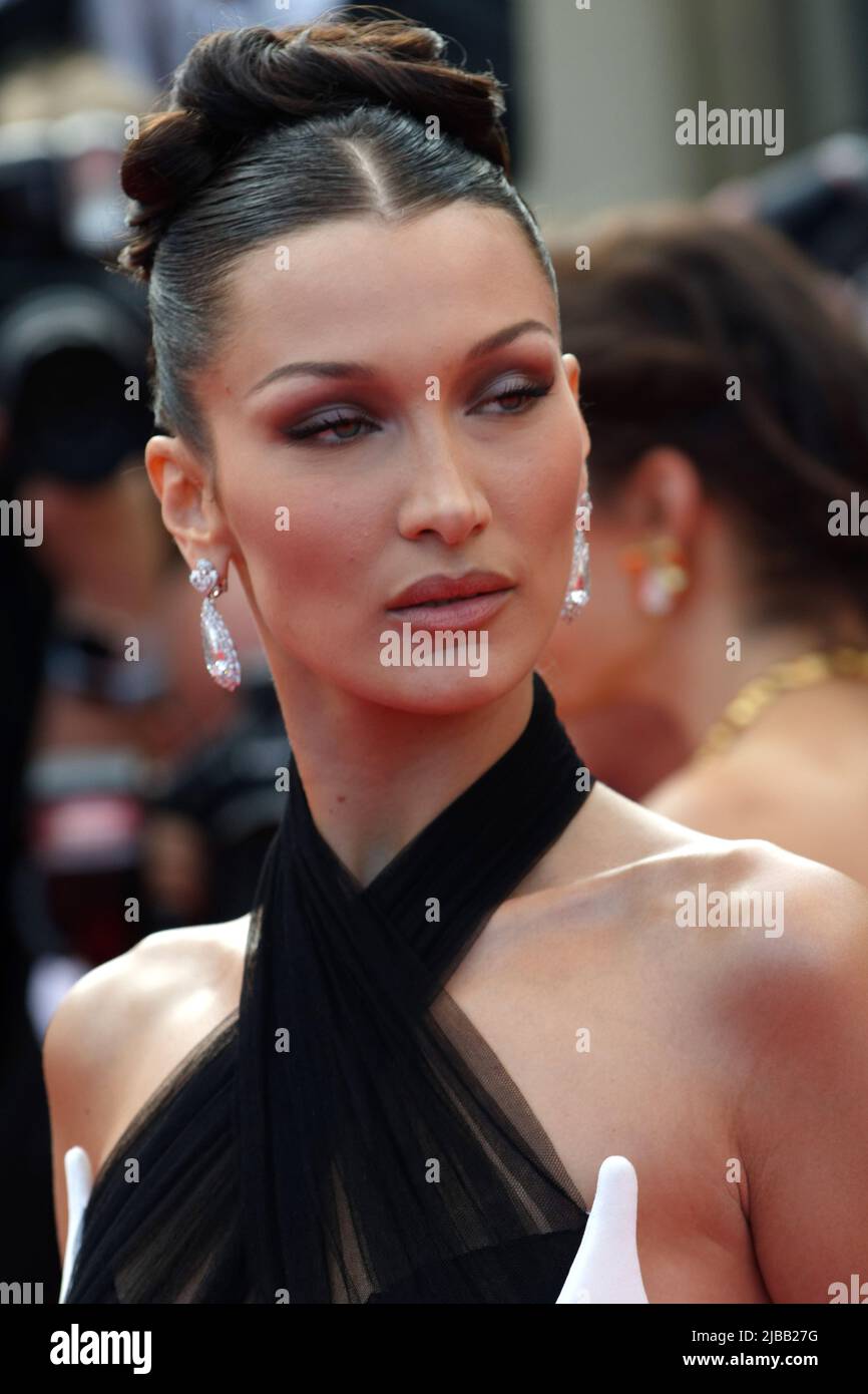 Bella hadid cannes 2021 Banque de photographies et d’images à haute
