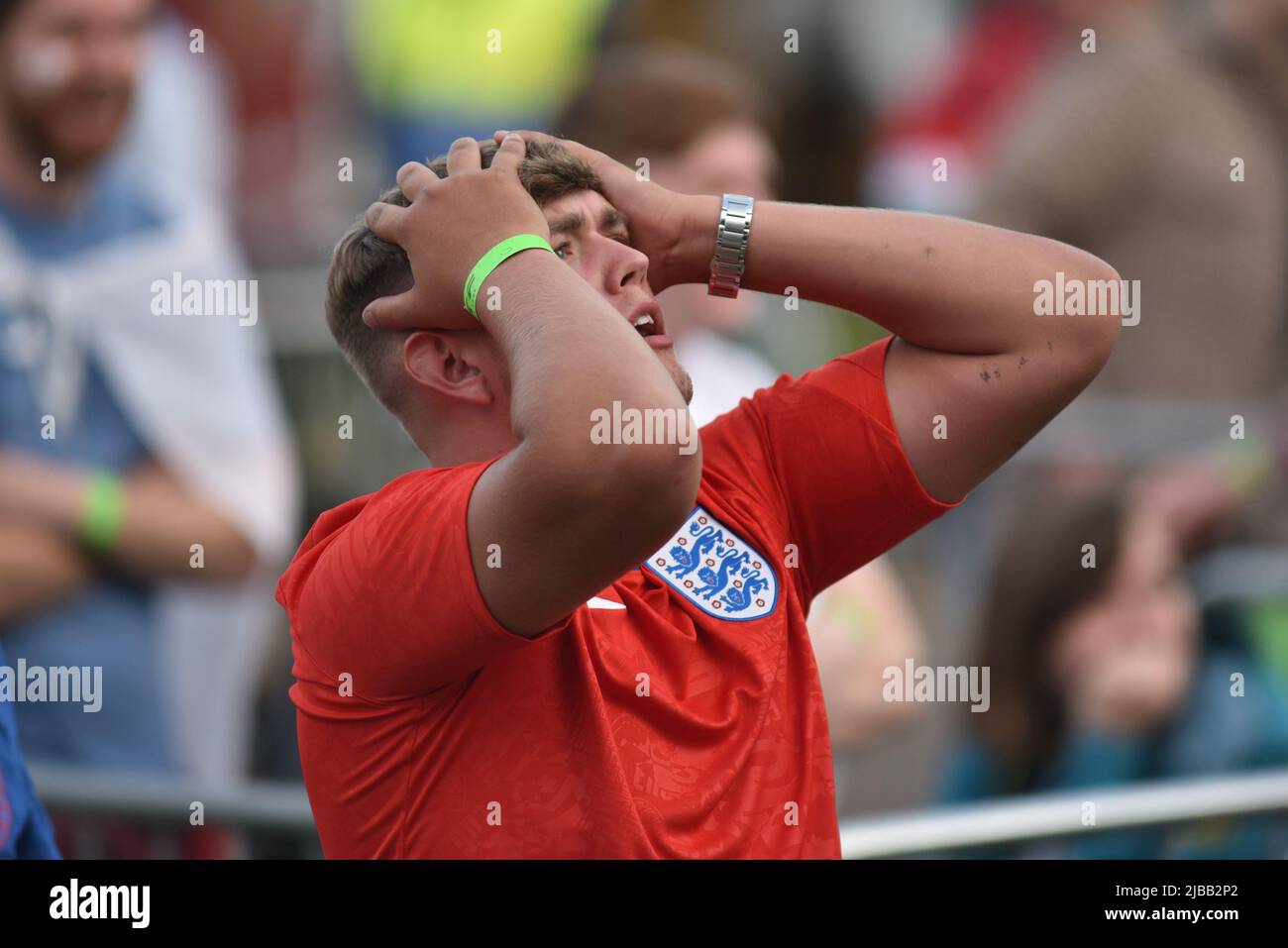 Les fans de l'Angleterre au Fanzone 4TheFans se sont établis à Event City à Manchester, au Royaume-Uni, pour célébrer leur demi-finale Euro 2020 contre le Danemark au stade Wembley sur 7 juillet 2021. Avec: Fans de football atmosphère où: Manchester, Royaume-Uni quand: 07 juillet 2021 crédit: Graham Finney/WENN Banque D'Images