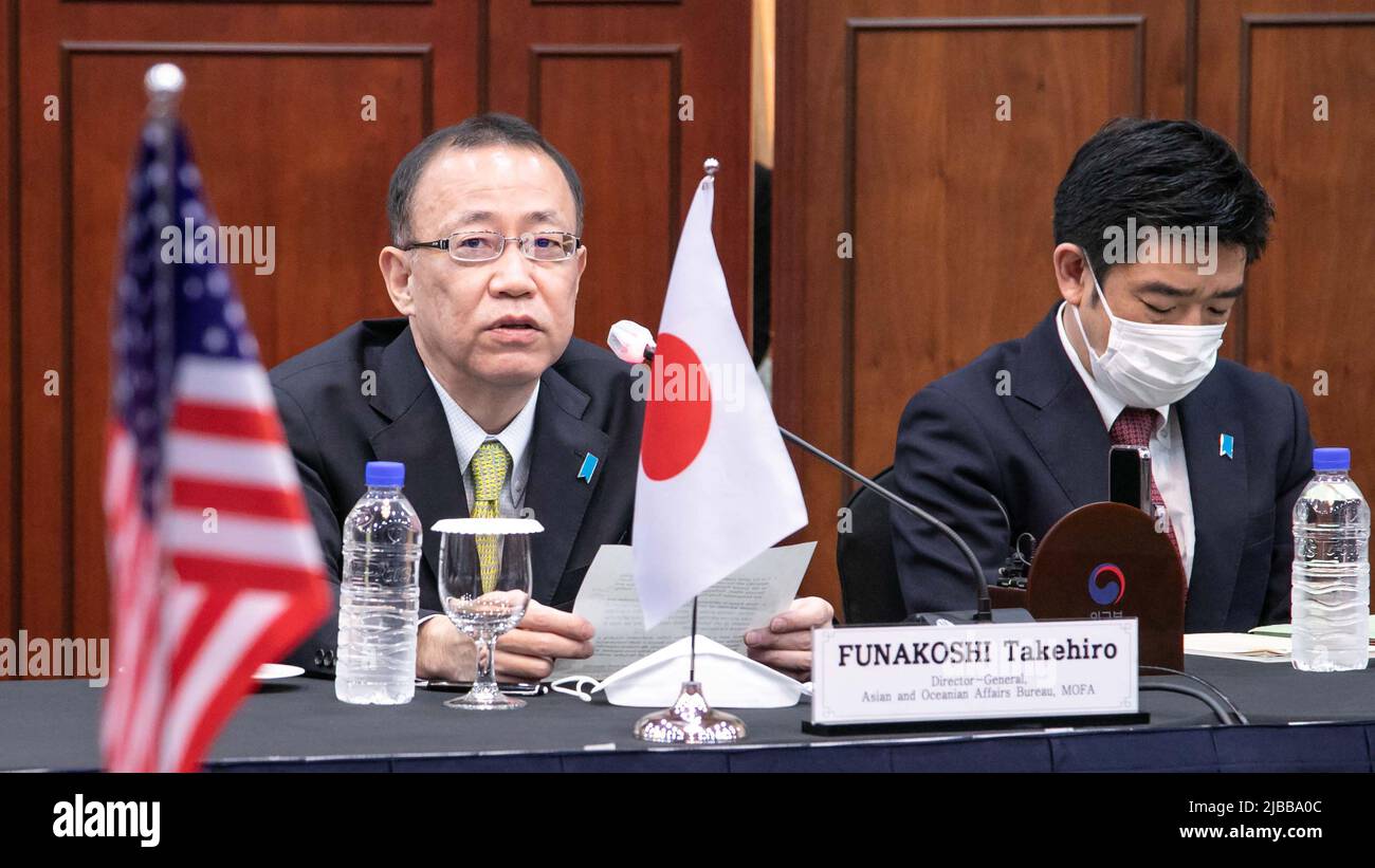 Séoul, Corée du Sud. 3rd juin 2022. L'homologue japonais Takehiro Funakoshi (L), réunion au Ministère des affaires étrangères à Séoul, en Corée du Sud, sur le 3 juin 2022. (Photo de Yong-ho Lee/Pool/Sipa USA) crédit: SIPA USA/Alay Live News Banque D'Images