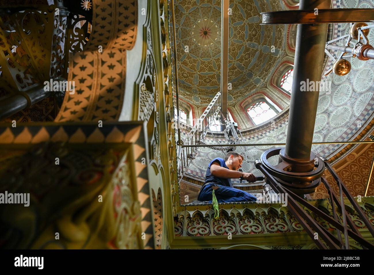 Potsdam, Allemagne. 31st mai 2022. La machine à vapeur de la baie de Havel de Neustadt est modelée sur une mosquée dans sa forme et sa conception. La machine à vapeur de 81,4 ch installée ici a permis aux fontaines du parc de Sanssouci de s'éclater à partir d'octobre 1842. Chaque année, la Fondation Prusse des palais et jardins Berlin-Brandebourg (SPSG) ouvre quelques maisons qui étaient régulièrement fermées pendant la saison d'hiver. À titre de point fort spécial, le Steam Engine House sera ouvert aux visiteurs de 10 h à 5 h 30 sur 6 juin. Credit: Jens Kalaene/dpa/Alamy Live News Banque D'Images