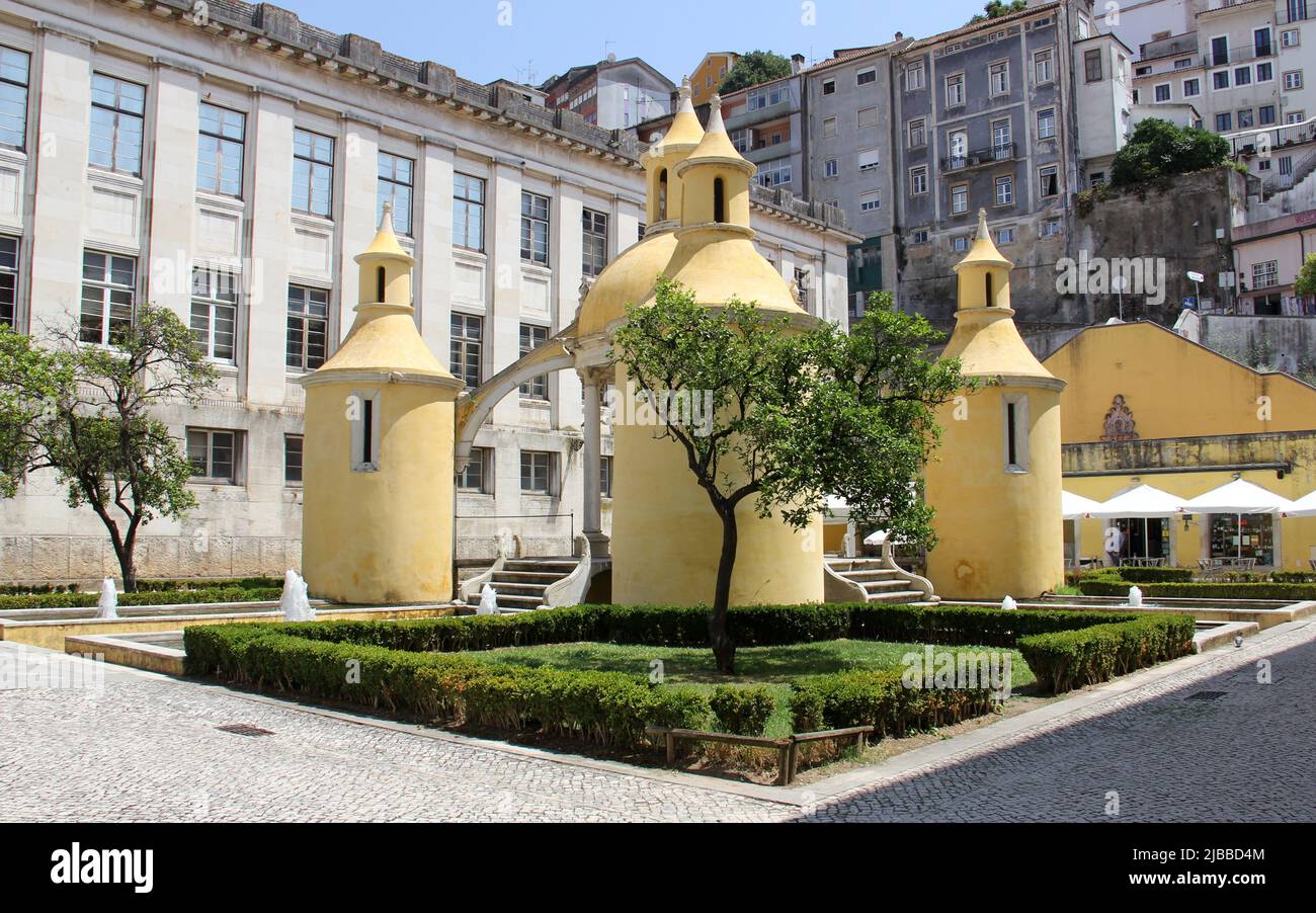 Cloître de Manga, alias Jardim da Manga, œuvre architecturale Renaissance avec fontaines, date de 1528, Coimbra, Portugal Banque D'Images