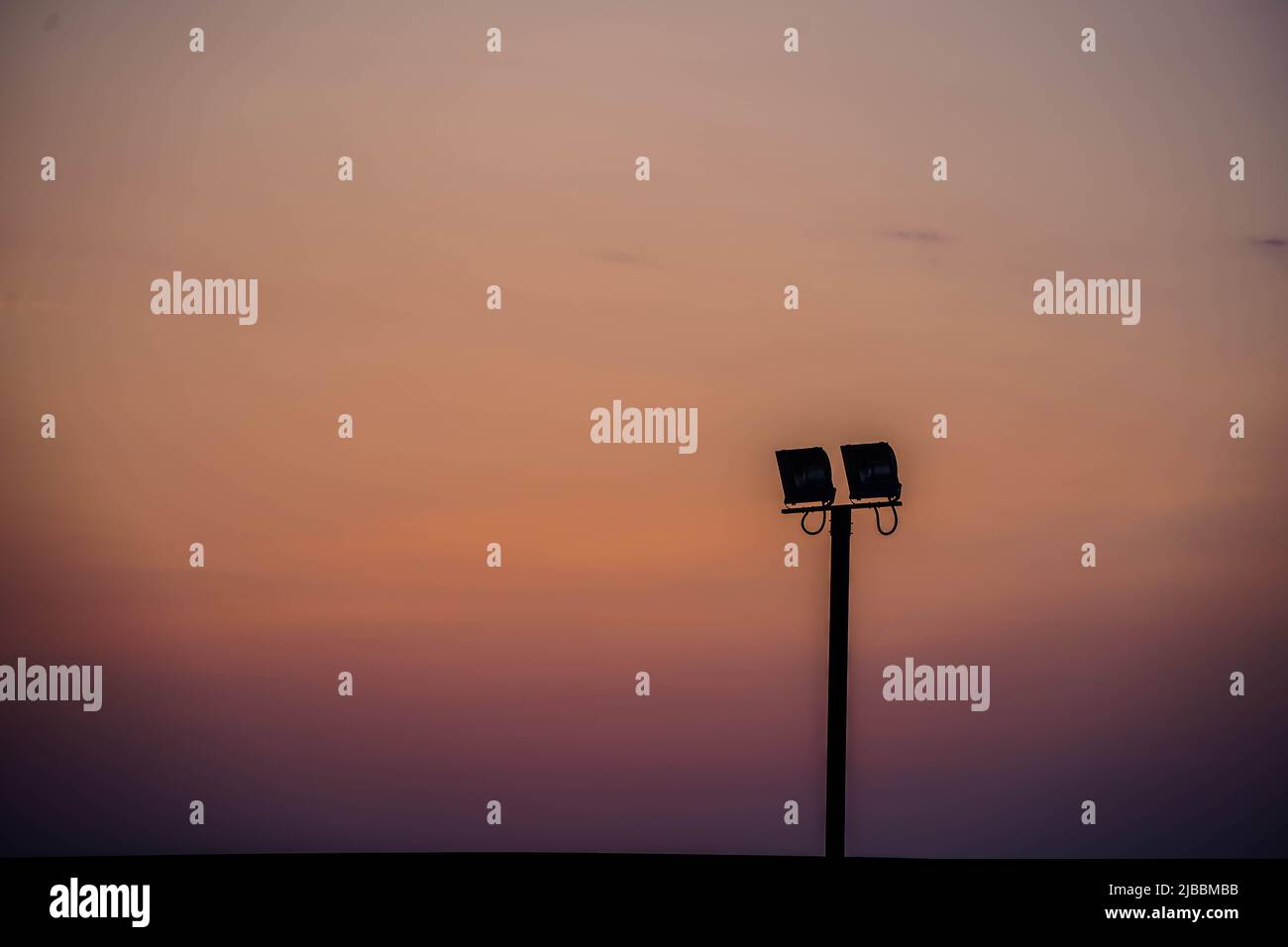 Illuminent le coucher du soleil, sur fond doré Banque D'Images