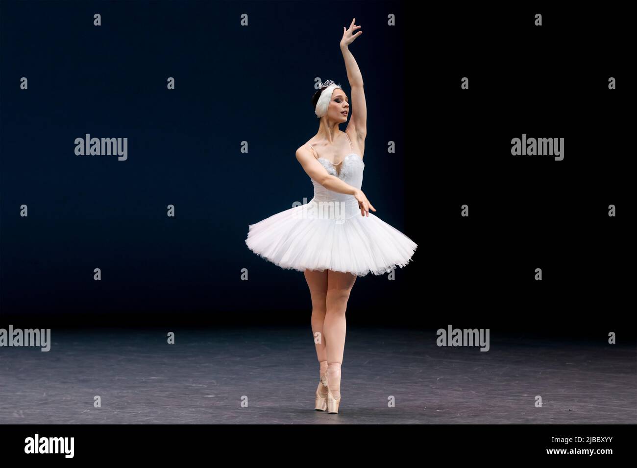 Moscou, Russie. 4th de juin 2022 Fedorova Zlata se joue dans la variante d'Odette de 'swan Lake' Ballet pendant la première journée du concours international de danseurs de ballet de 14th au Théâtre Bolchoï de Moscou, Russie. Nikolay Vinokurov/Alay Live News Banque D'Images