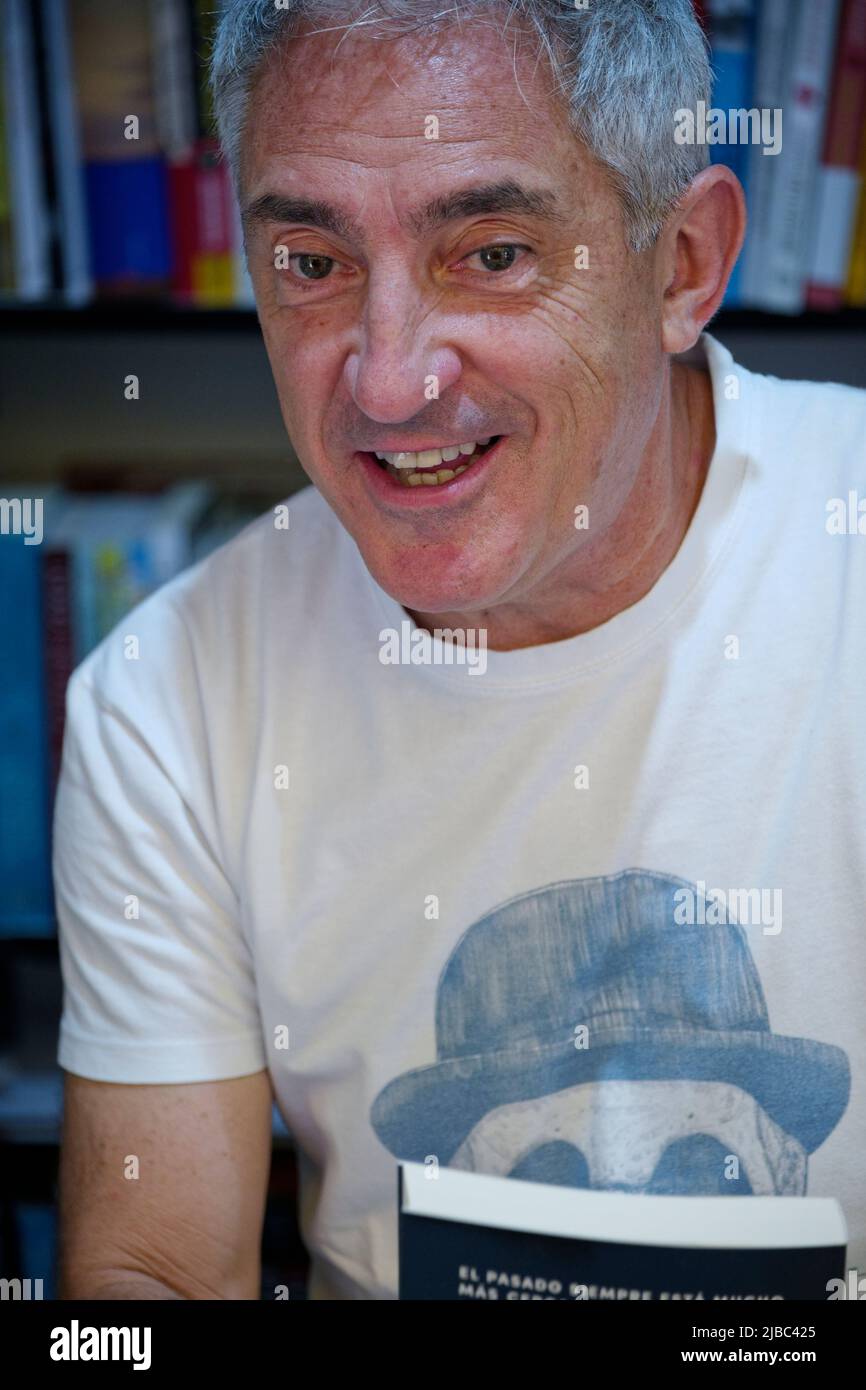 Madrid, Espagne. 28 mai 2022. Foire du livre de Madrid : Jon Sistiaga, journaliste espagnol. Banque D'Images