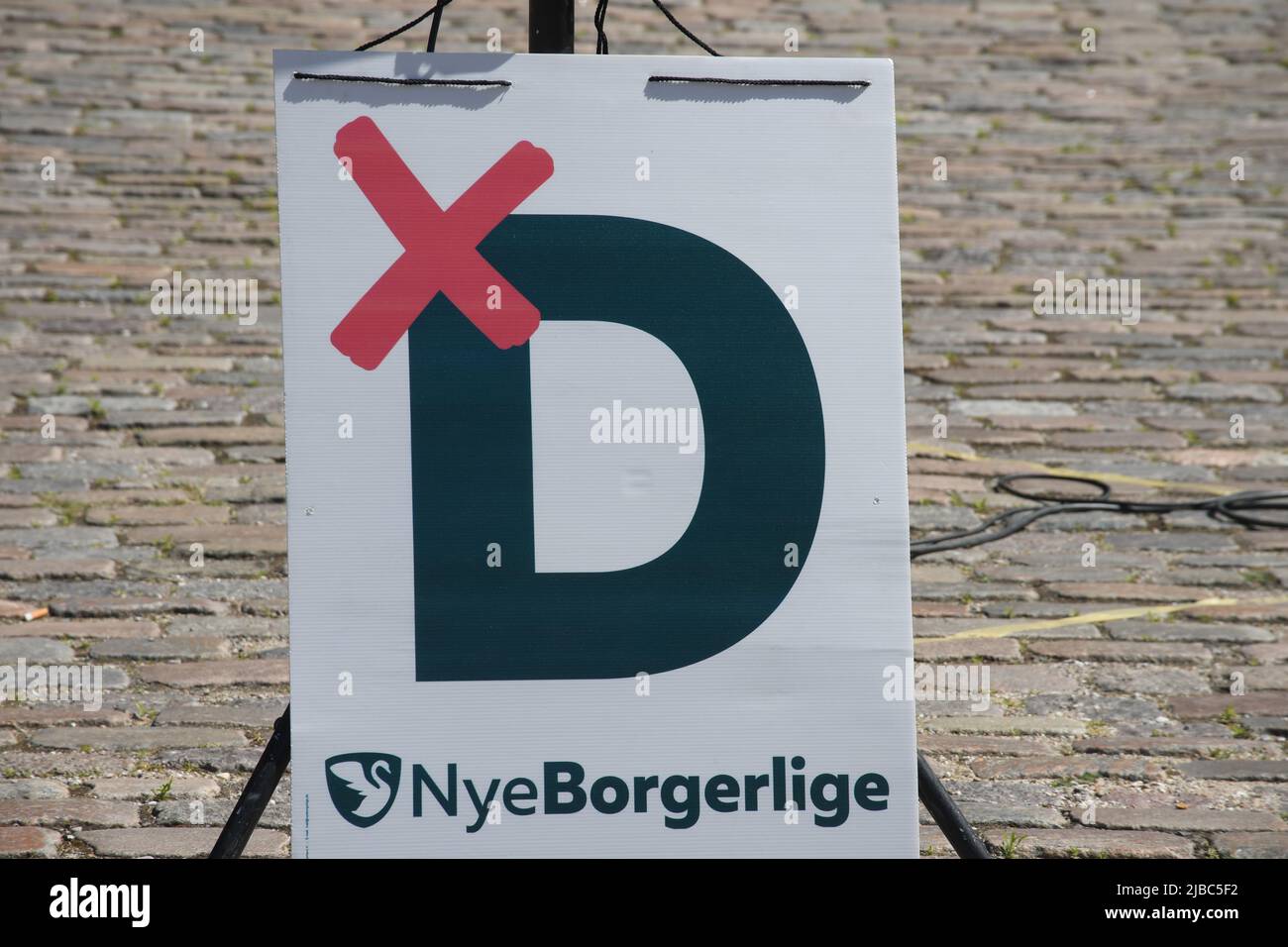 Copenhague/Danemark/1st.juin 2022/.les voyageurs vident au canal de Nyhavn ou au canal de Nyhavn dans la capitale danoise Copenhague. (Photo..Francis Dean/Dean Pictures) Banque D'Images