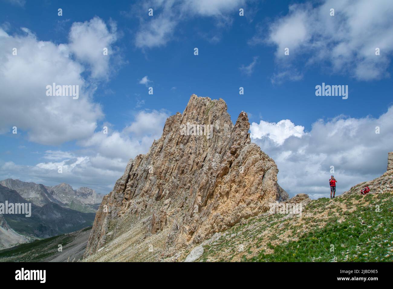 Dans le sud du Piémont, dans la province de Cuneo, Rocca la Meja attire de nombreux randonneurs du monde entier. Sa tournée est l'une des plus sugges Banque D'Images