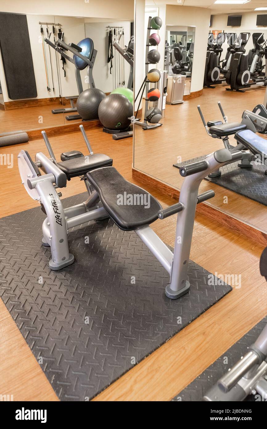 ORLANDO, États-Unis, 24th MAI 2022 : équipement d'exercice dans une salle de fitness Banque D'Images