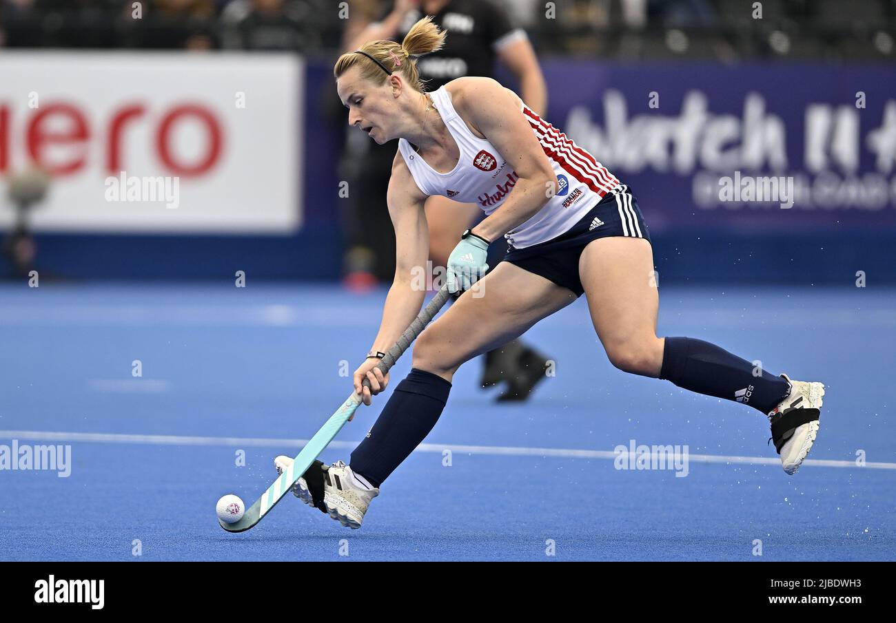 Stratford, Royaume-Uni. 05th juin 2022. Angleterre V pays-Bas Womens FIH Pro League. Centre de hockey Lee Valley. Stratford. Ellie Rayer (Angleterre) tire pour marquer le seul but de l'Angleterre pendant le match de hockey de la Ligue Pro de football Angleterre V pays-Bas Womens FIH. Credit: Sport en images/Alamy Live News Banque D'Images