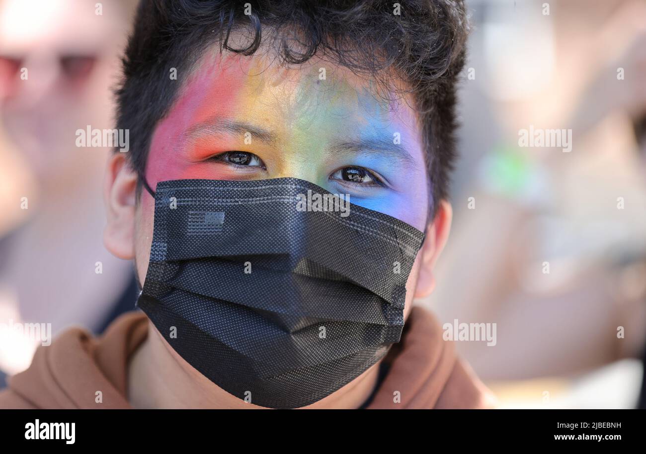 New York, NY, États-Unis. 5th juin 2022. Jackson Heights, New York, États-Unis, 05 juin 2022 - des milliers de personnes et le maire de New York, Eric Adams, ont défilé annuel de la fierté du Queens en 30th à Jackson Heights, New York. Photo: Luiz Rampelotto/EuropaNewswire.CRÉDIT PHOTO OBLIGATOIRE. (Image de crédit : © Luiz Rampelotto/ZUMA Press Wire) Banque D'Images