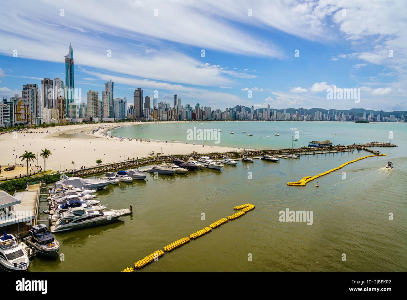 Vue panoramique sur la côte de la ville de Balneario Camboriu, Brésil Banque D'Images