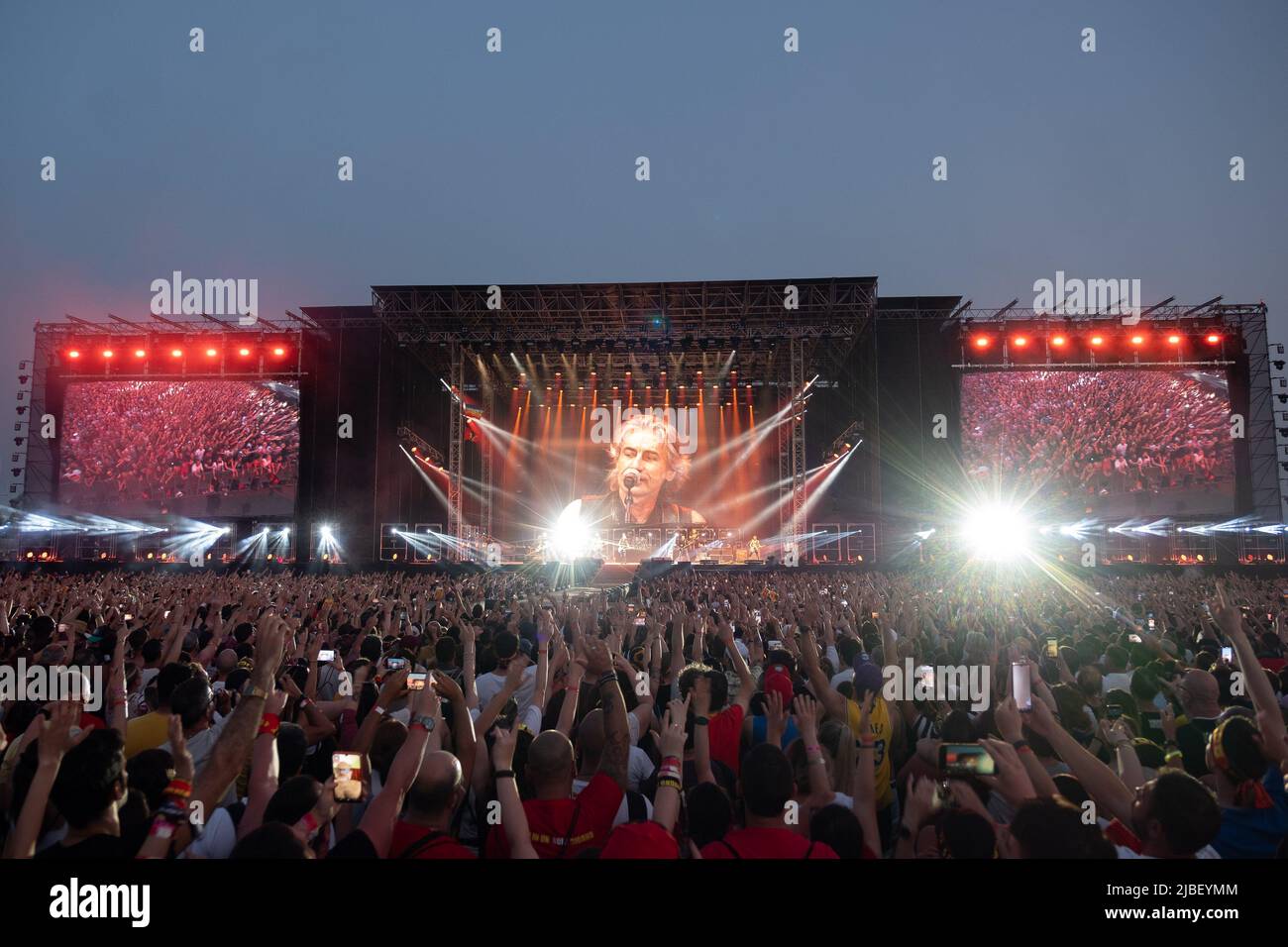 Reggio Emilia, Italie. 4th juin 2022. Le chanteur italien Luciano Ligabue alias Ligabue lors de ses concerts en RCF Arena Banque D'Images