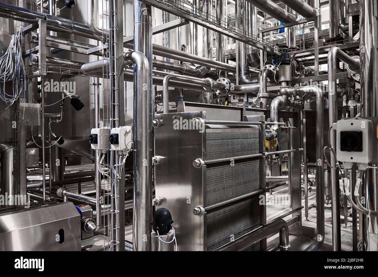 Système de pipeline pour la fabrication de produits laitiers fermentés à l'usine Banque D'Images