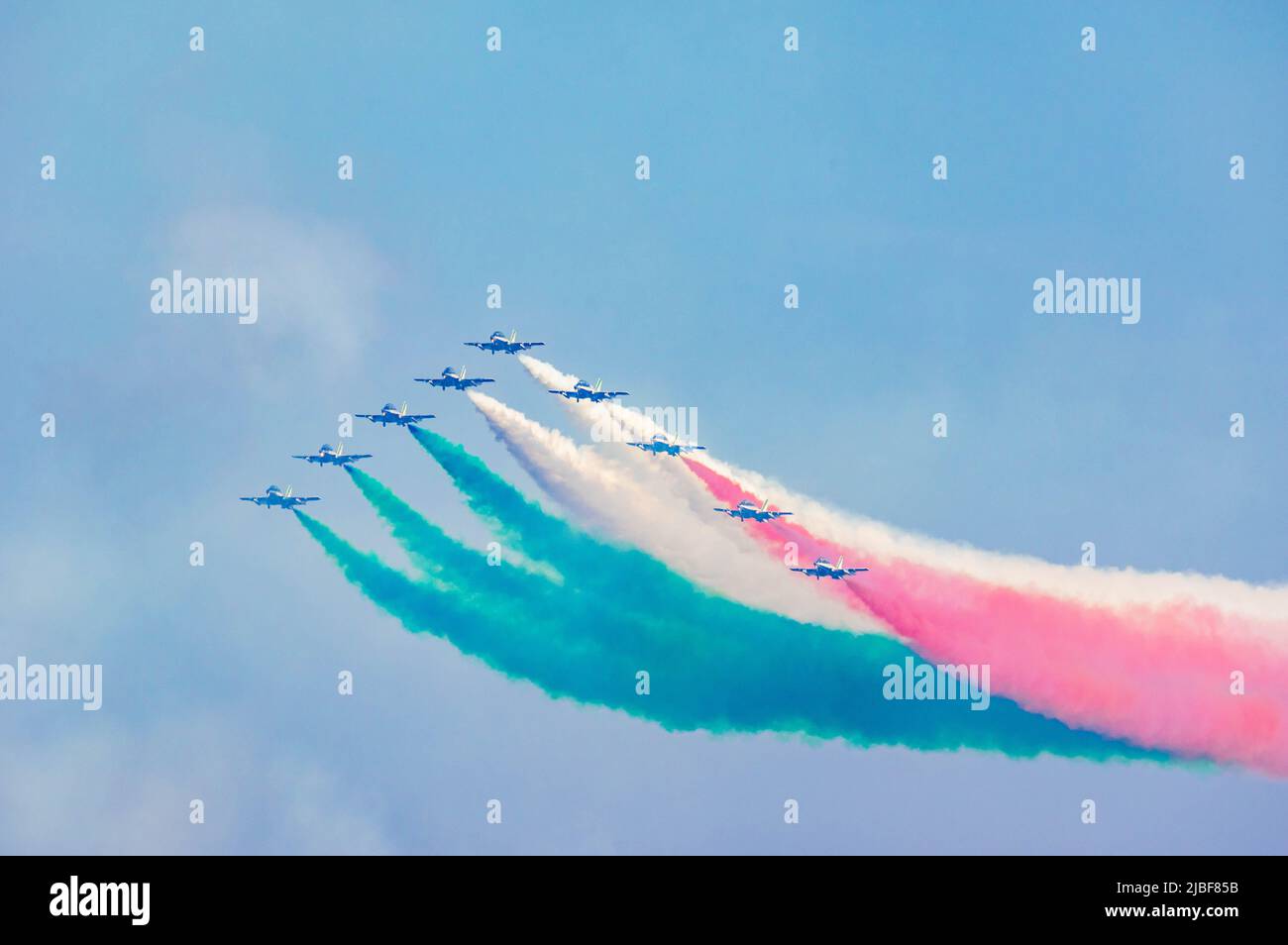 Air show Frecce Tricolori 2022 Genova, Italie, manifeste di bandiera italiana Banque D'Images