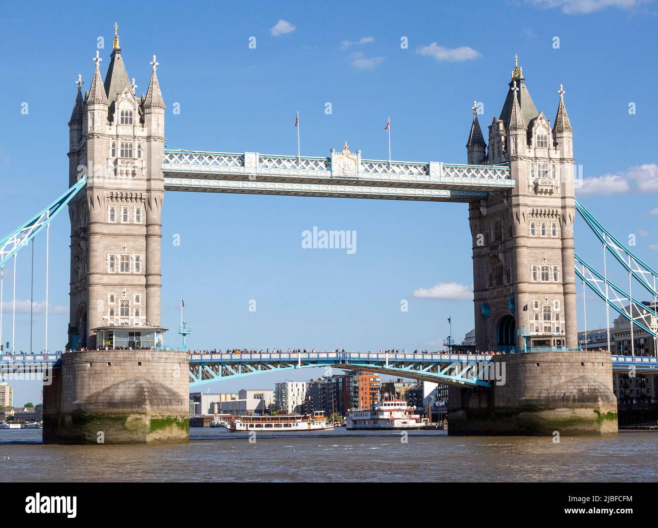 Tower Bridge et la Tamise, Tower Hill, Londres, Angleterre, Royaume-Uni Banque D'Images