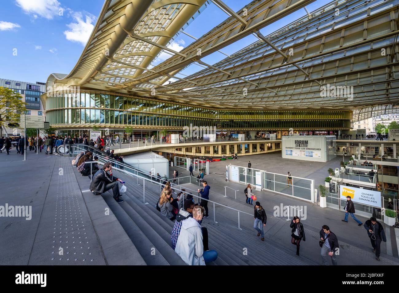 Forum les Halles - centre commercial et centre de transport dans le centre de Paris Banque D'Images