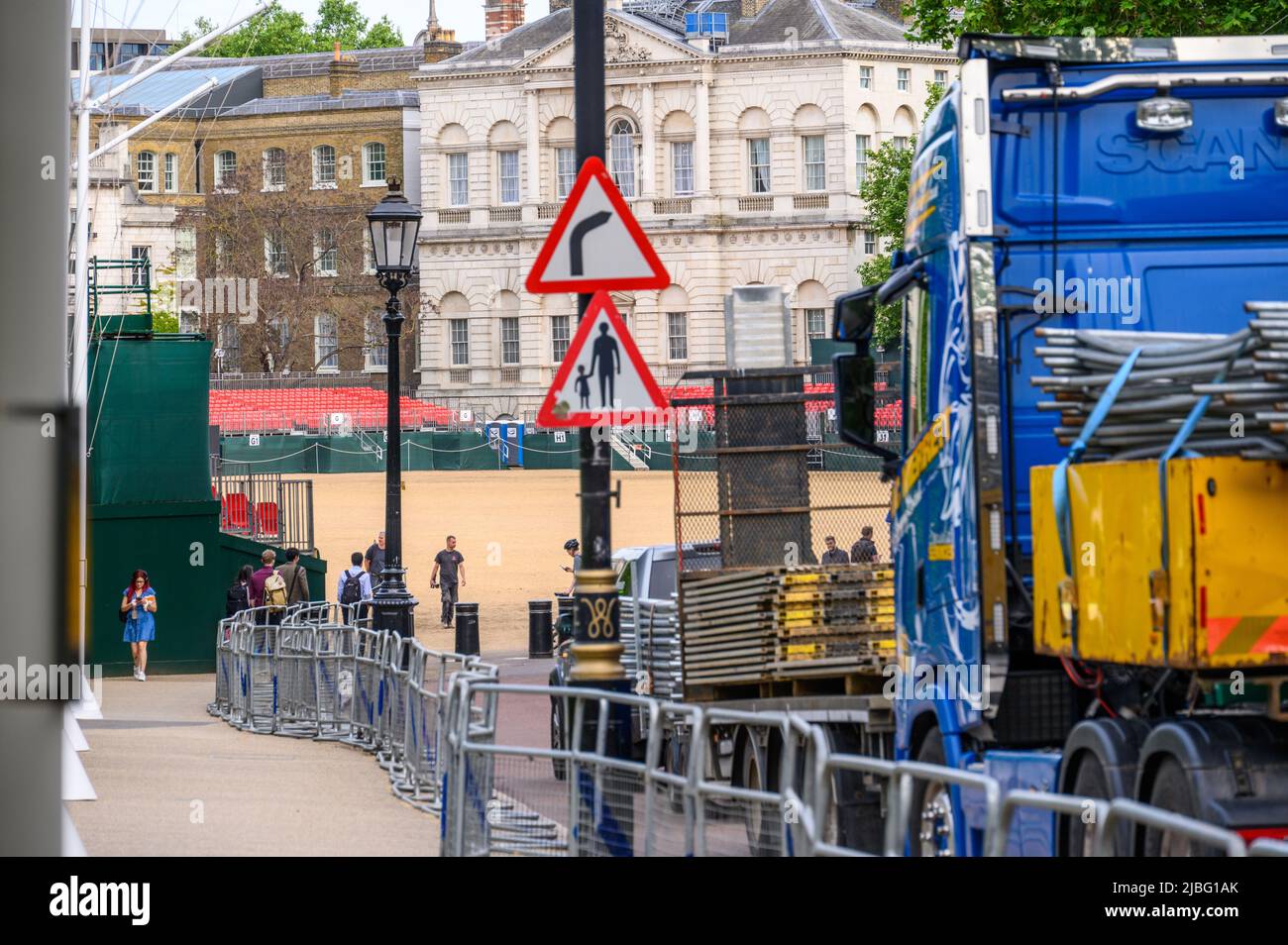 LONDRES - 18 mai 2022 : préparatifs pour le Jubilé de platine Trooping les célébrations de la couleur à la parade des gardes à cheval Banque D'Images