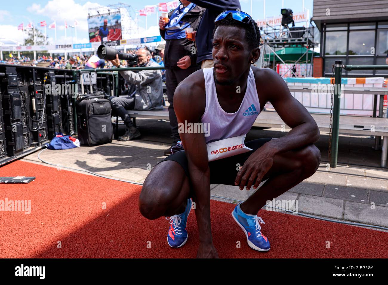HENGELO, PAYS-BAS - JUIN 6 : le Burnett de Taymir des pays-Bas pendant les Jeux de la FBK 400m hommes au Stadion de la FBK sur 6 juin 2022 à Hengelo, pays-Bas (photo de Marcel Ter Bals/Orange Pictures) Banque D'Images