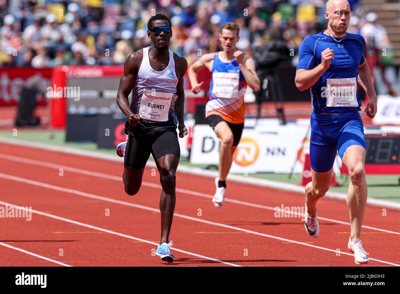 HENGELO, PAYS-BAS - JUIN 6 : le Burnett de Taymir des pays-Bas pendant les Jeux de la FBK 400m hommes au Stadion de la FBK sur 6 juin 2022 à Hengelo, pays-Bas (photo de Marcel Ter Bals/Orange Pictures) Banque D'Images
