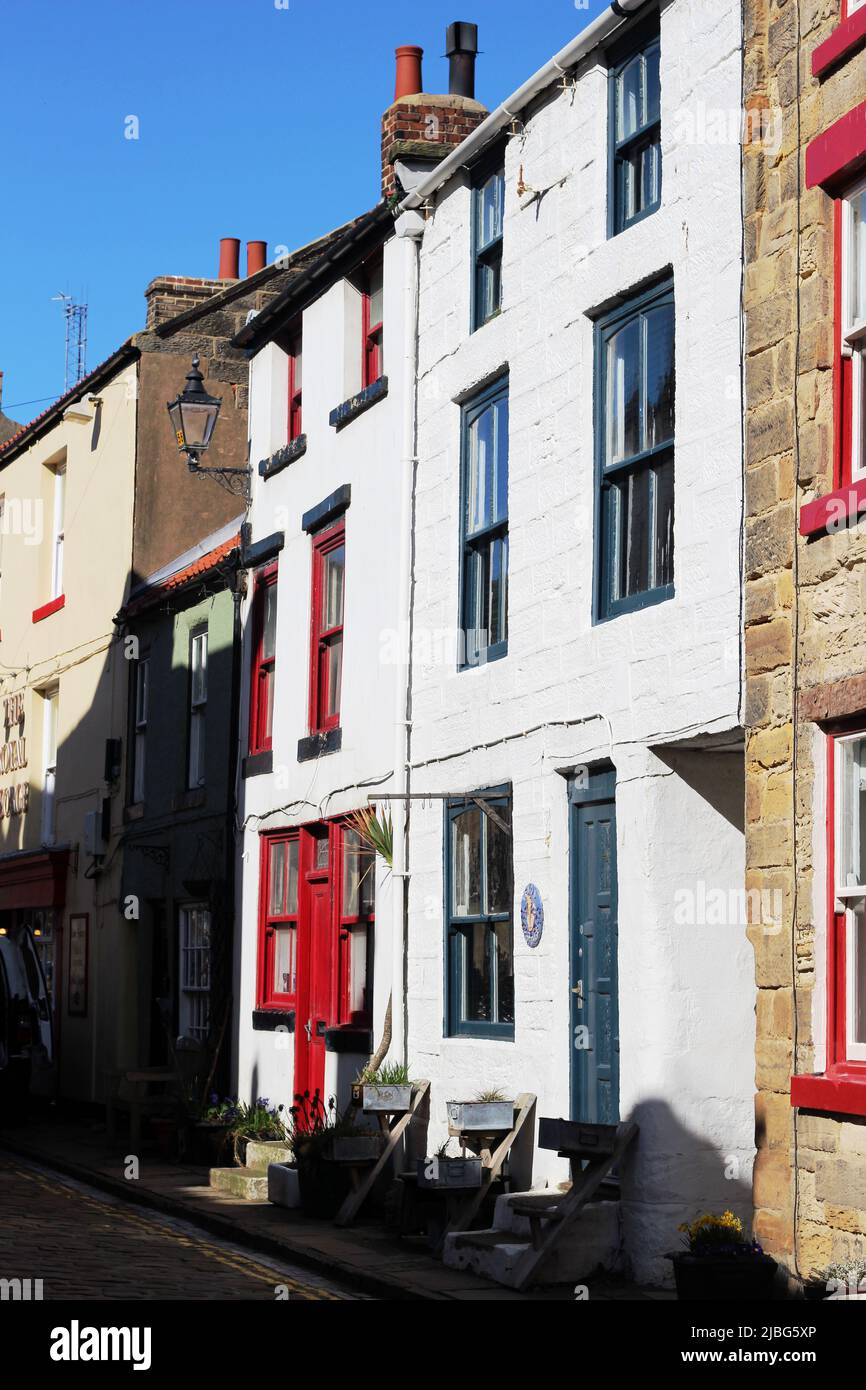 Les maisons de Staithes, Yorkshire - une ville côtière qui attire depuis des générations des artistes, dont le Groupe Staithes Banque D'Images