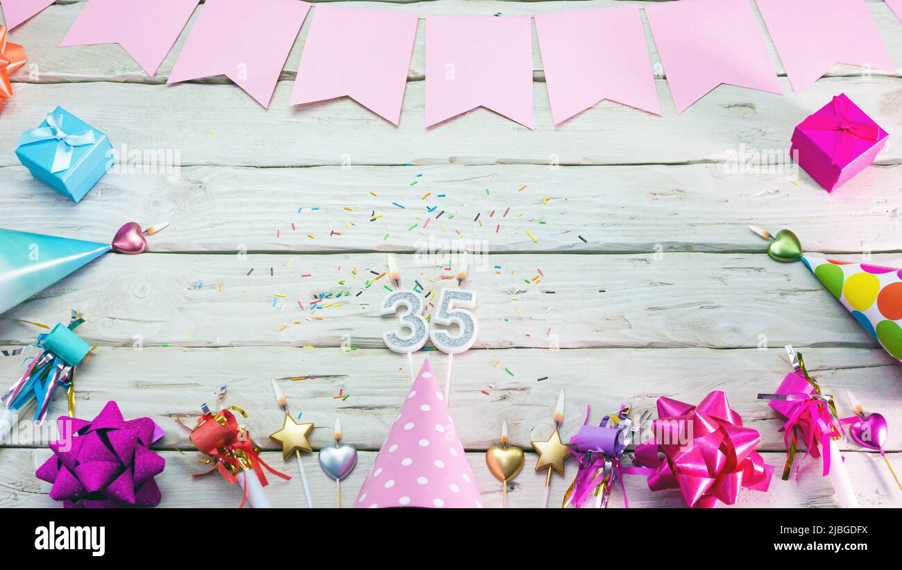 Thirty Five 35 Years Anniversary Banque D Image Et Photos Alamy