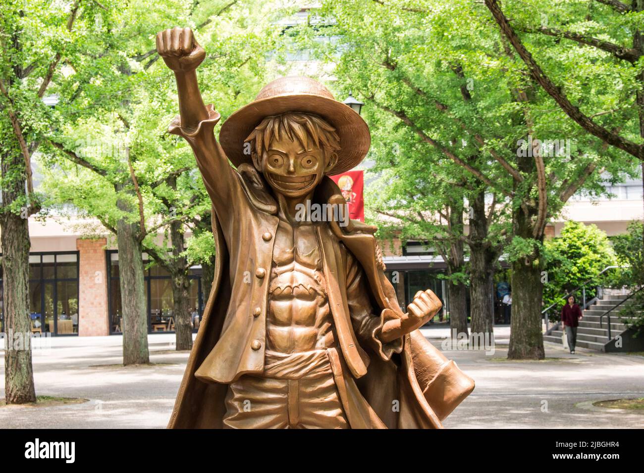 Statue de Monkey D. Luffy devant le bureau du gouvernement de la préfecture de Kumamoto. Il est le personnage de la célèbre bande dessinée JP 'One Piece' par Eiichiro Oda Banque D'Images