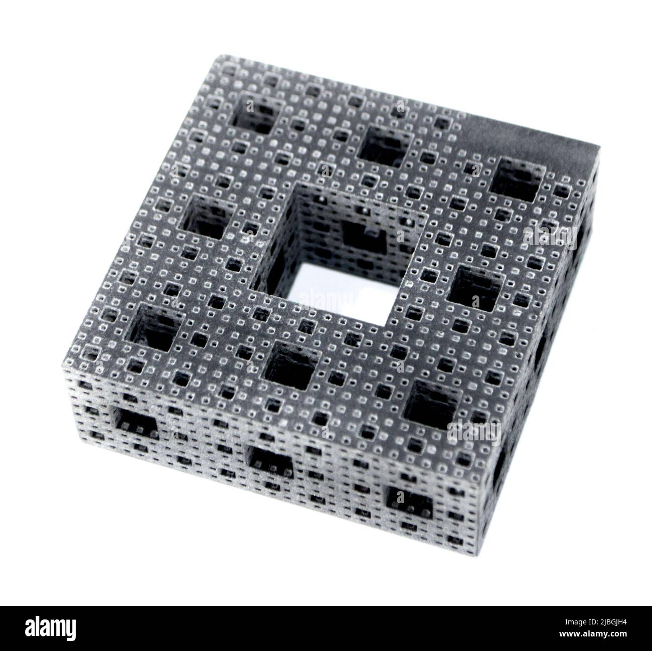 Modèle abstrait imprimé sur une imprimante 3D à partir de matériaux durs isolés sur fond blanc gros plan. Automatisation additive fabrication 3D technologie d'impression. Concept nouvelles technologies modernes d'impression 3D. Banque D'Images