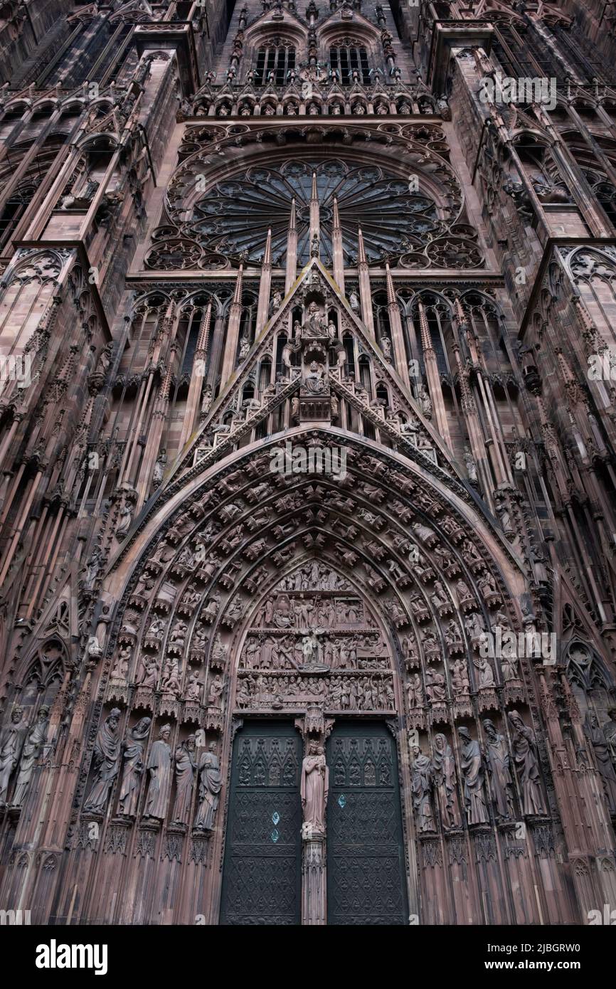 gothic-cathedrals-of-medieval-europe-banque-de-photographies-et-d