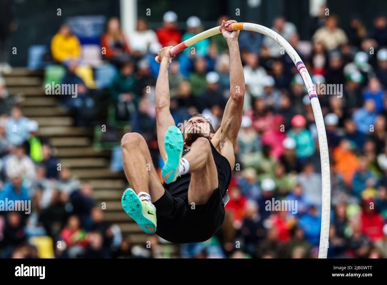 2022-06-06 17:28:54 HENGELO - Pole vaulter Rutger Koppelaar en action dans l'événement de coffre-fort de poteau pendant les Jeux FBK. ANP VINCENT JANNINK pays-bas sortie - belgique sortie Banque D'Images